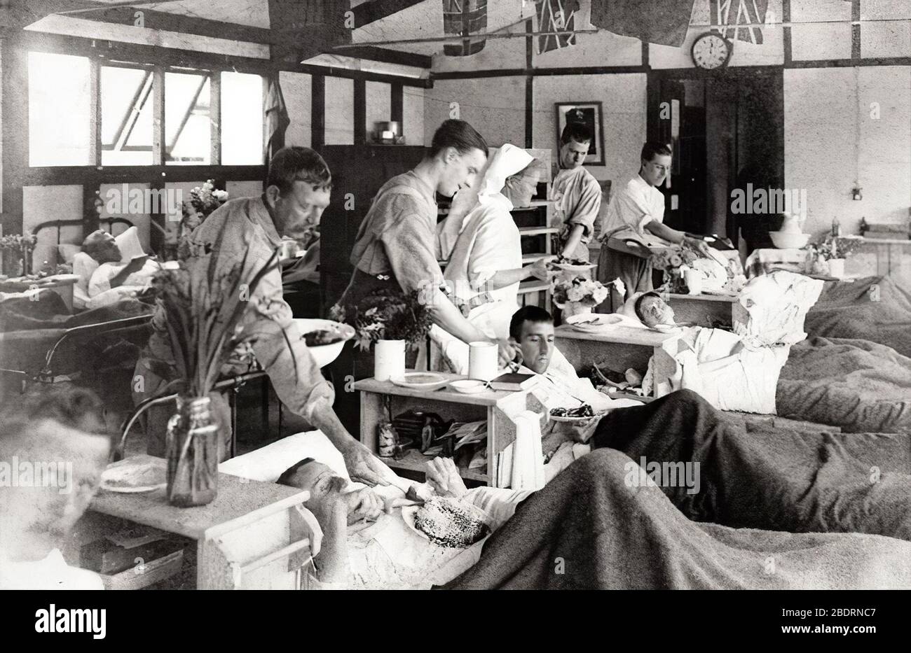 Wwi soldiers hospital hi-res stock photography and images - Alamy