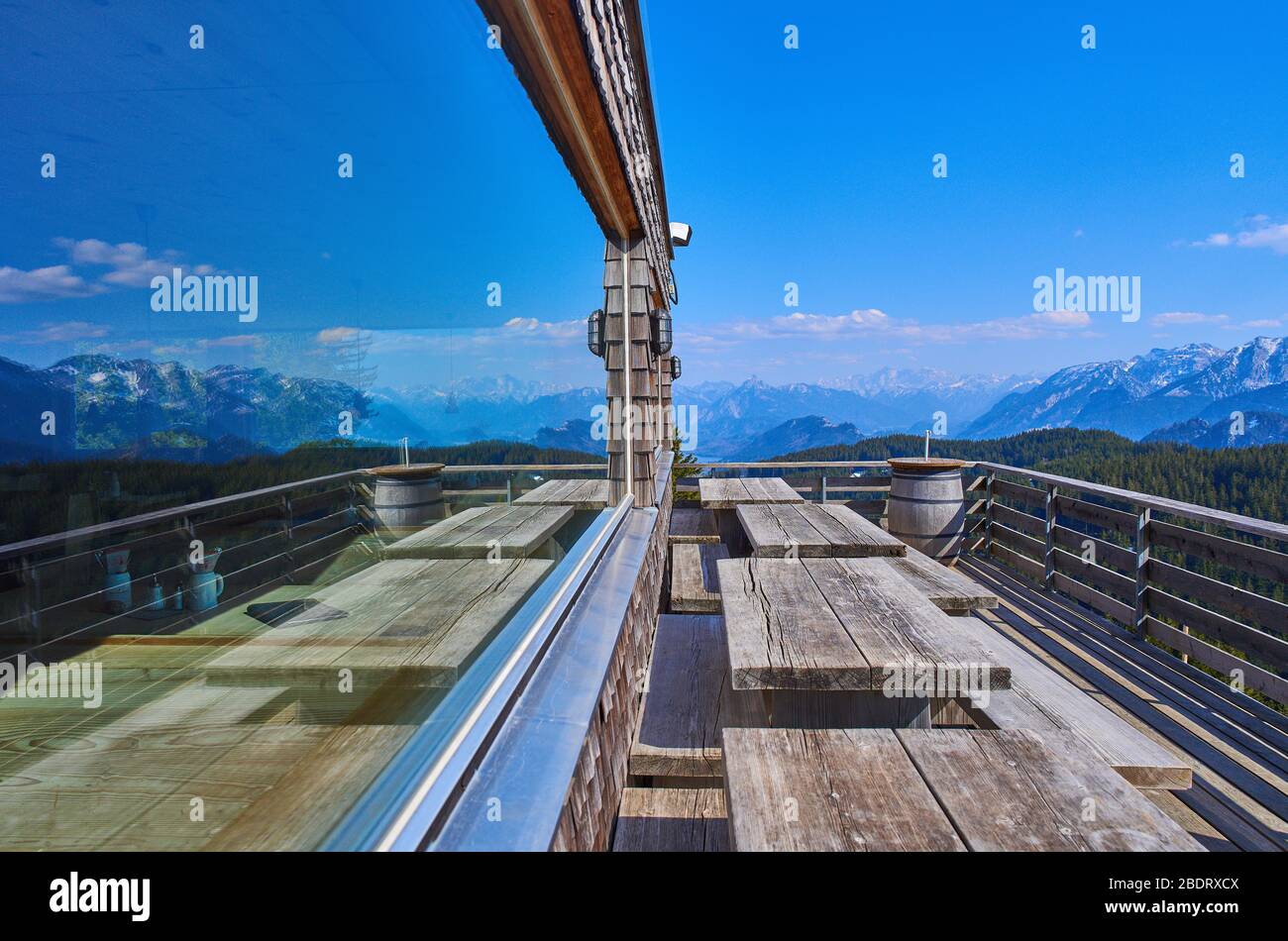 Nesselwang, Germany, April 08, 2020. Closed mountain hut Sportheim Böck for excursionists, hikers due to the Corona virus disease (COVID-19)  on April 08, 2020 in Nesselwang, Germany. © Peter Schatz / Alamy Live News Stock Photo
