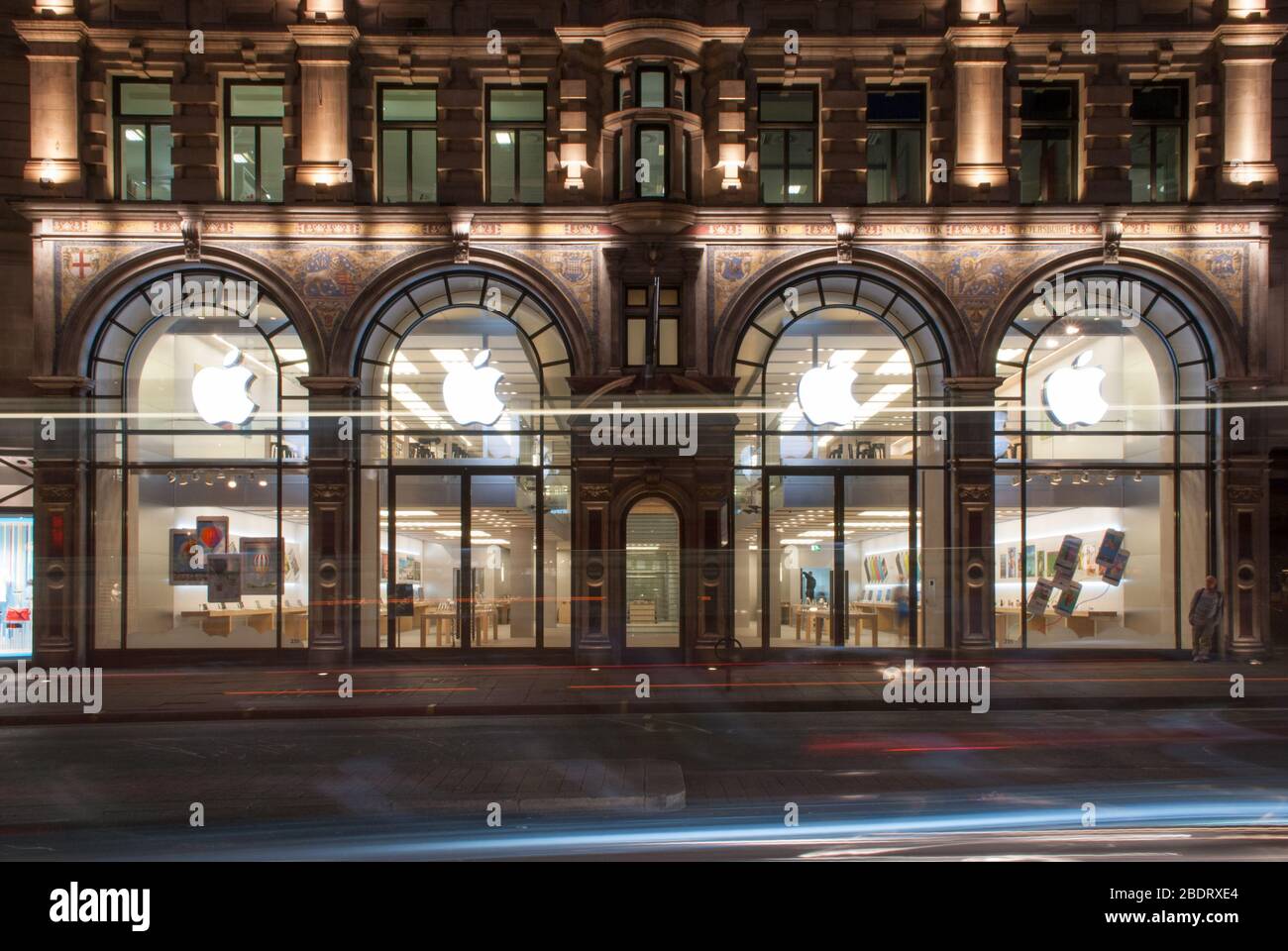 Apple Store 235 Regent St, Mayfair, London W1B 2EL Stock Photo