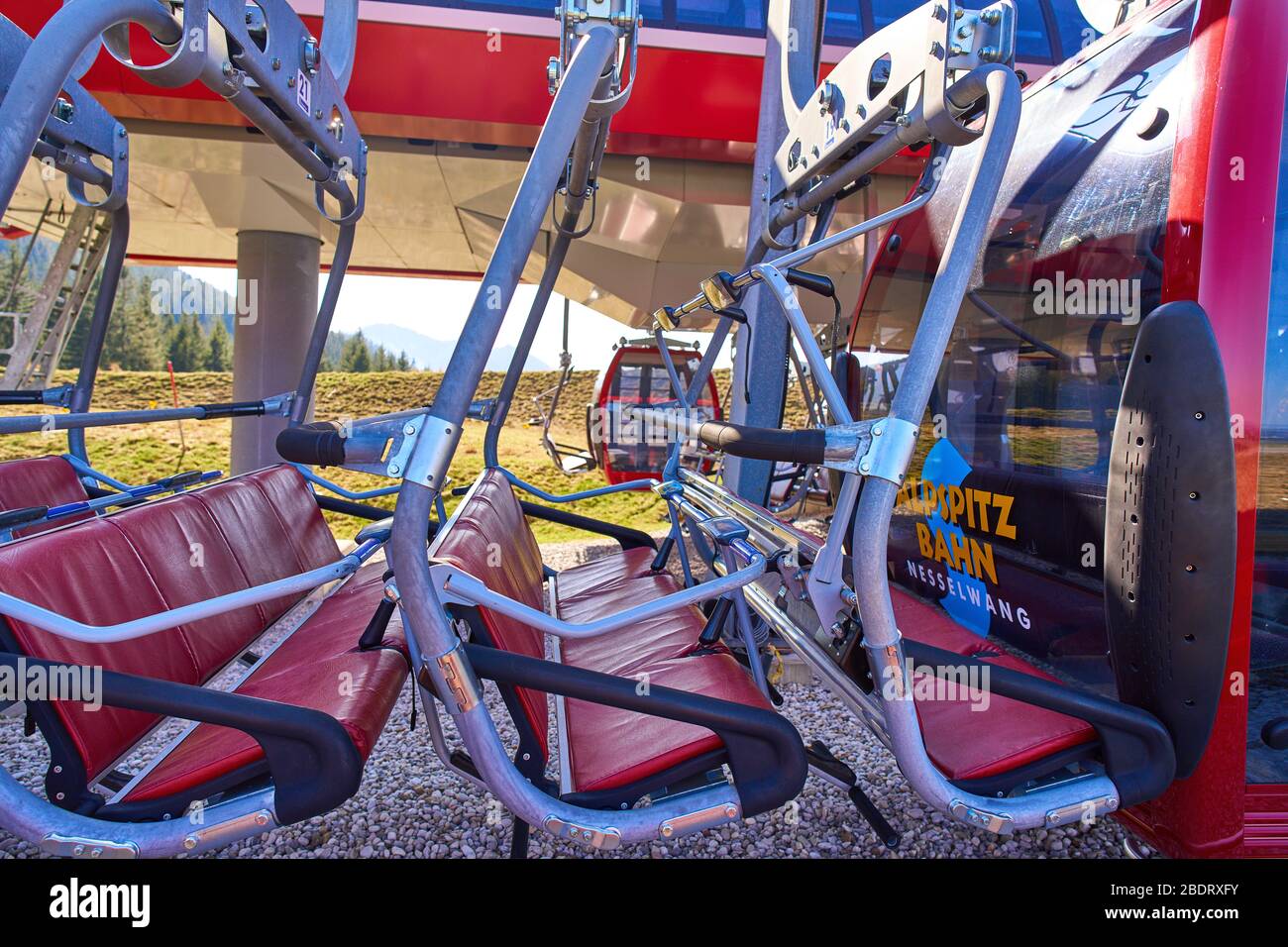Nesselwang, Germany, April 08, 2020. Closed cable car Alpspitzbahn for excursionists, hikers due to the Corona virus disease (COVID-19)  on April 08, 2020 in Nesselwang, Germany. © Peter Schatz / Alamy Live News Stock Photo