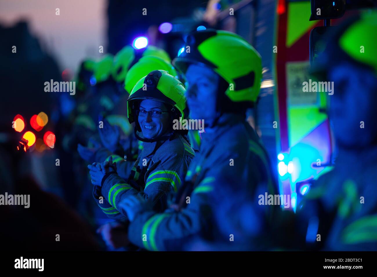 London, UK. 09th Apr, 2020. Emergency services take part in the Clap for Carers on Westminster Bridge in view of St Thomas' Hospital where the Prime Minister Boris Johnson is being treated for Covid 19. Credit: David Parry/Alamy Live News Stock Photo