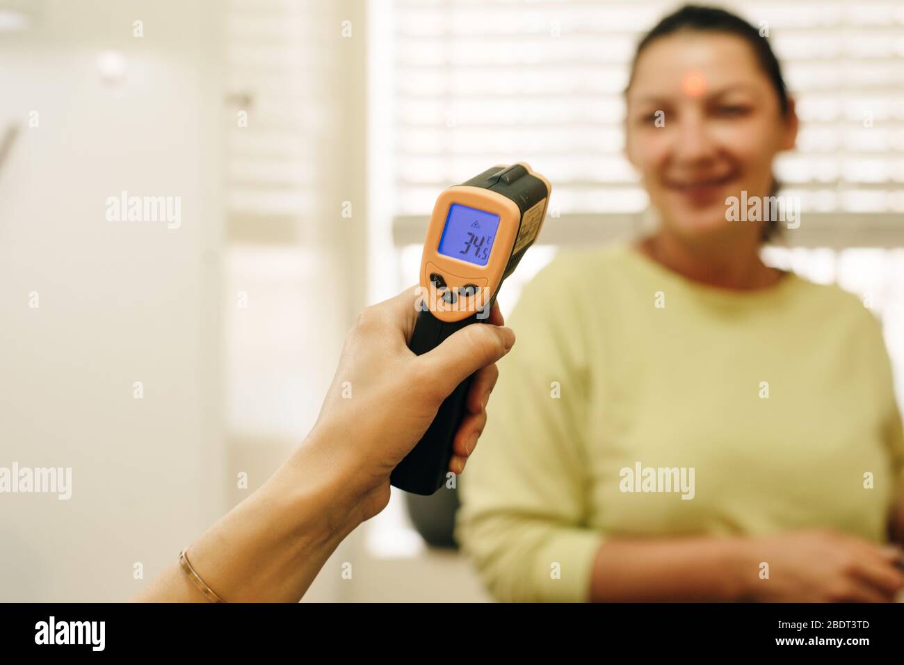 Laser thermometer hi-res stock photography and images - Alamy