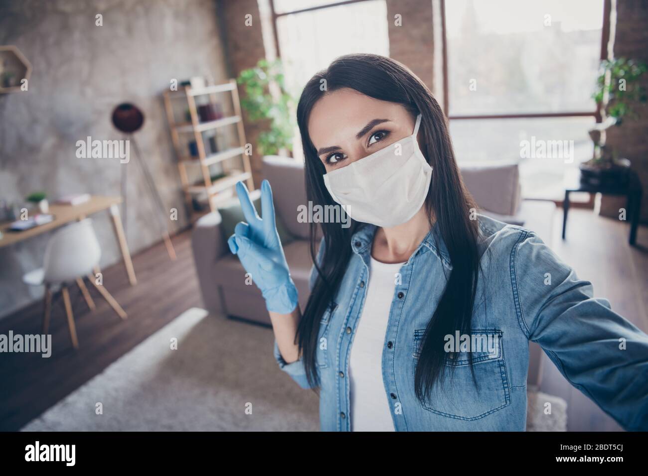 Girl wearing mask and gloves hi-res stock photography and images - Alamy