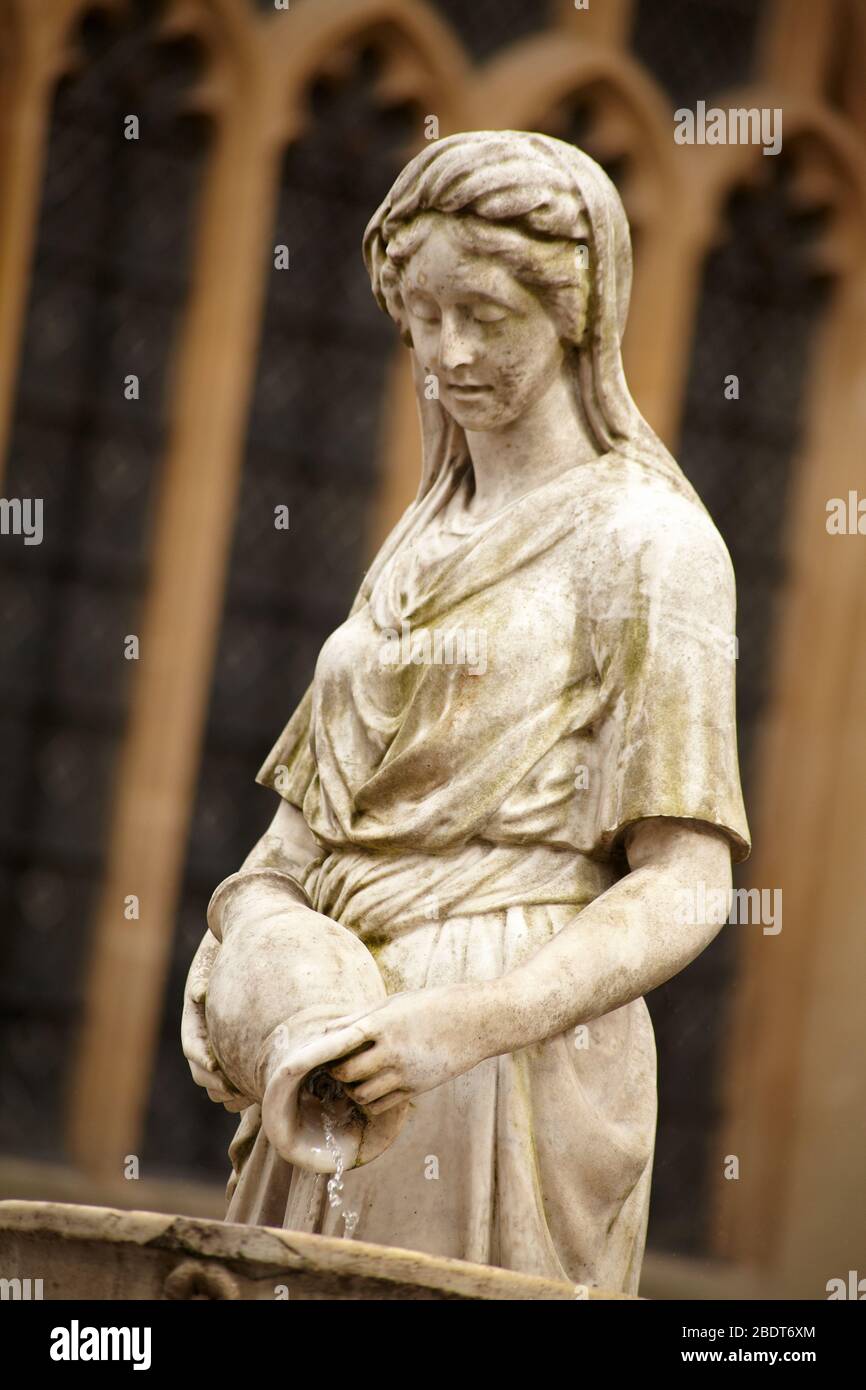 Woman sculpture pouring water hi-res stock photography and images - Alamy