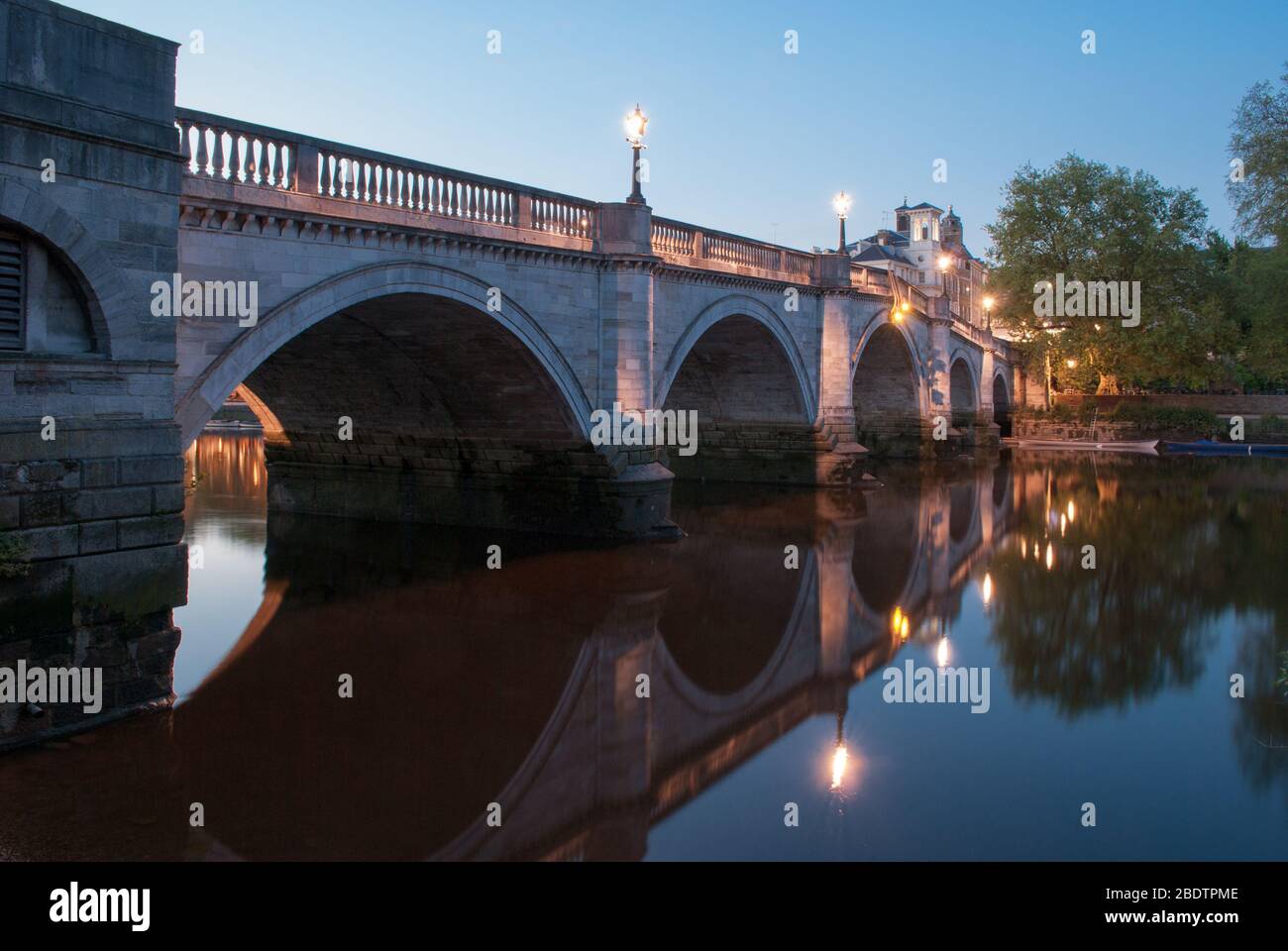 Georgian Bridge Crossing River Thames Richmond Bridge (A305), Richmond TW9 1EW by James Paine and Kenton Couse Stock Photo