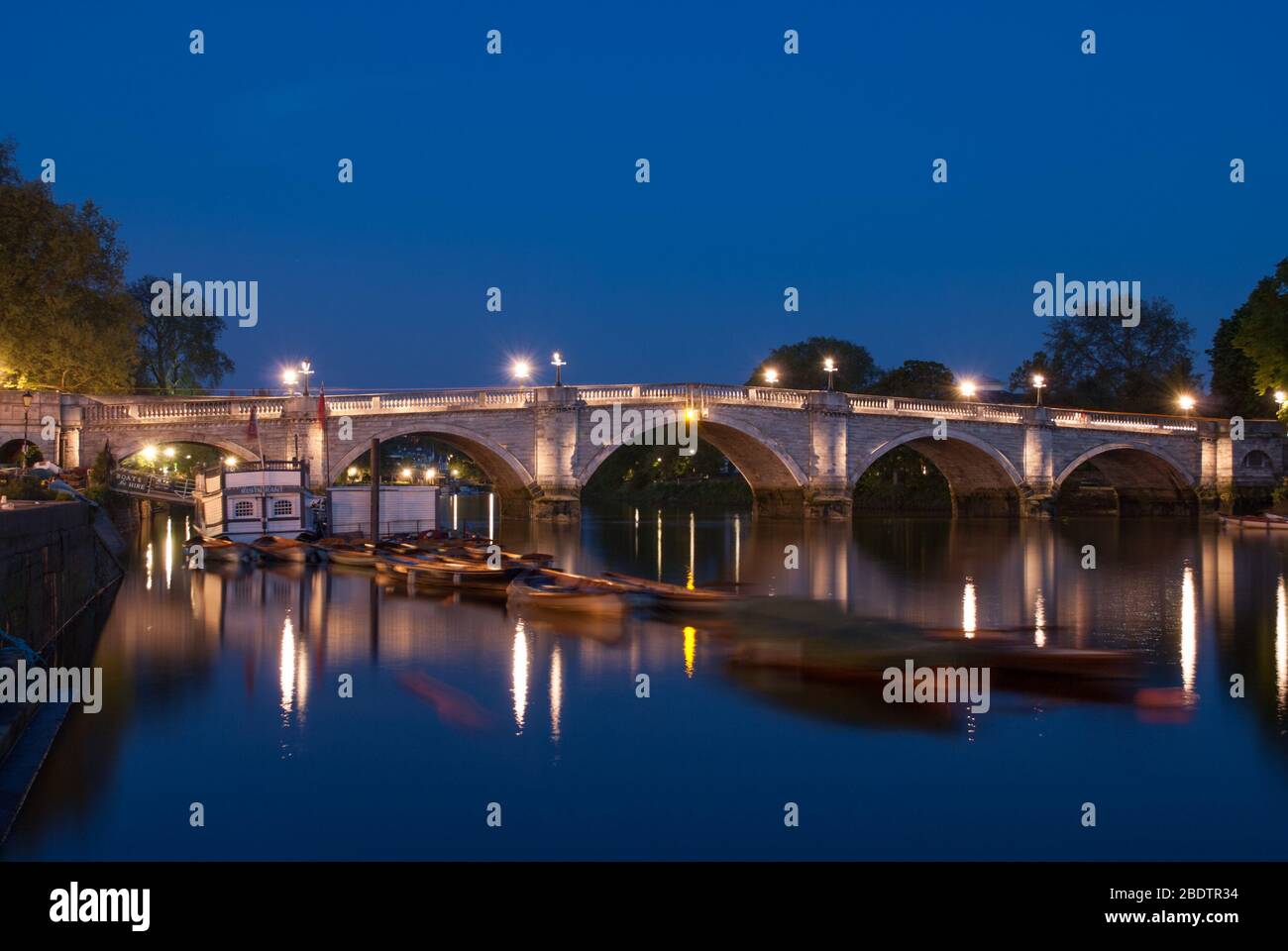 Georgian Bridge Crossing River Thames Richmond Bridge (A305), Richmond TW9 1EW by James Paine and Kenton Couse Stock Photo