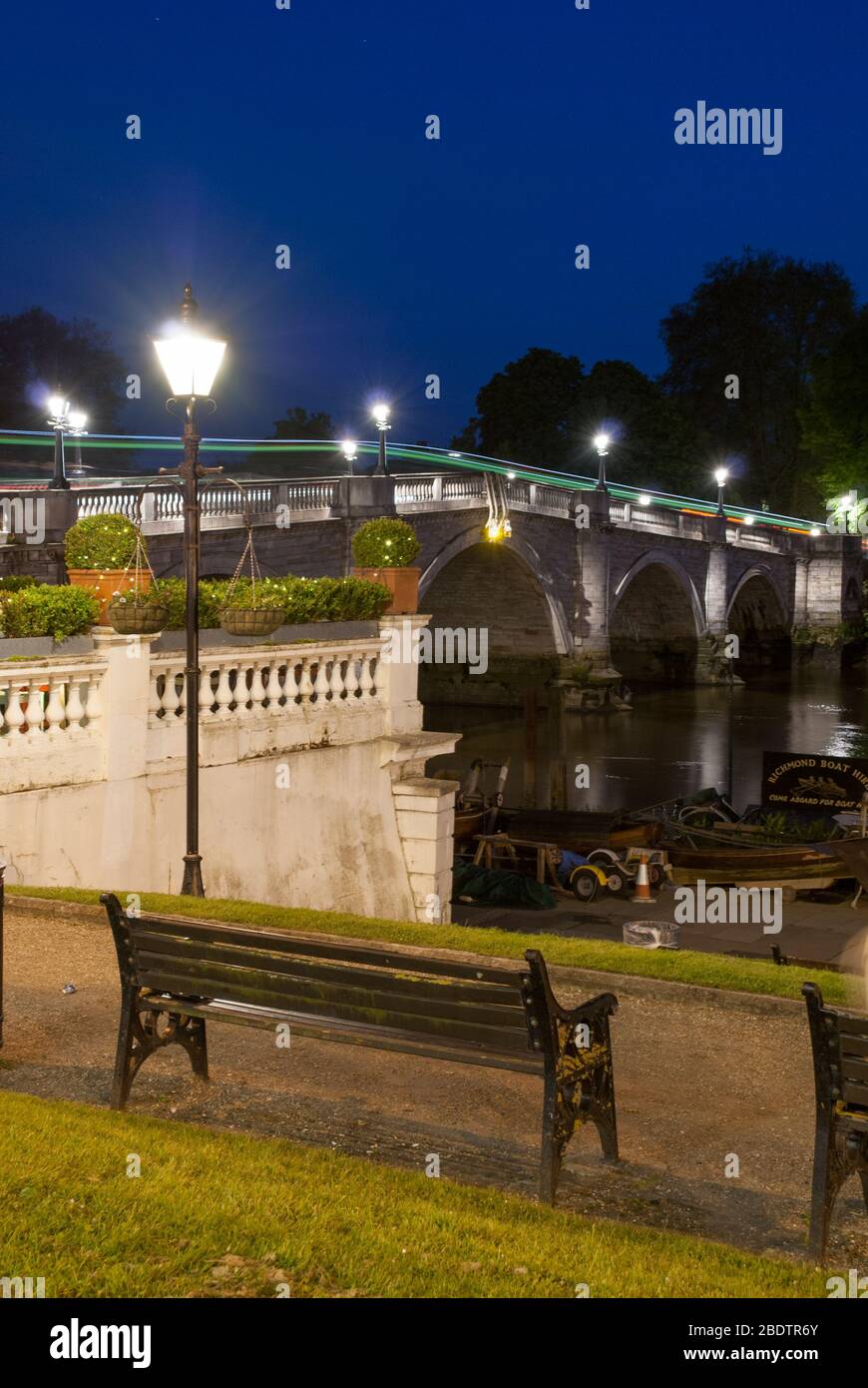 Georgian Bridge Crossing River Thames Richmond Bridge (A305), Richmond TW9 1EW by James Paine and Kenton Couse Stock Photo