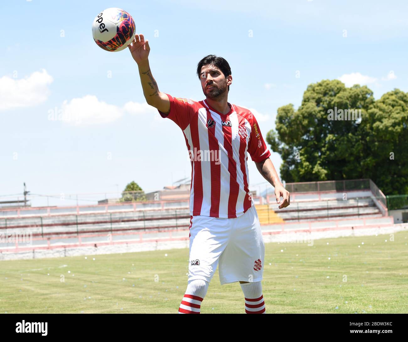 Presentation Of Soccer Player Loco Abreu In The Team Of Bangu To Play The Championship Carioca Stock Photo Alamy