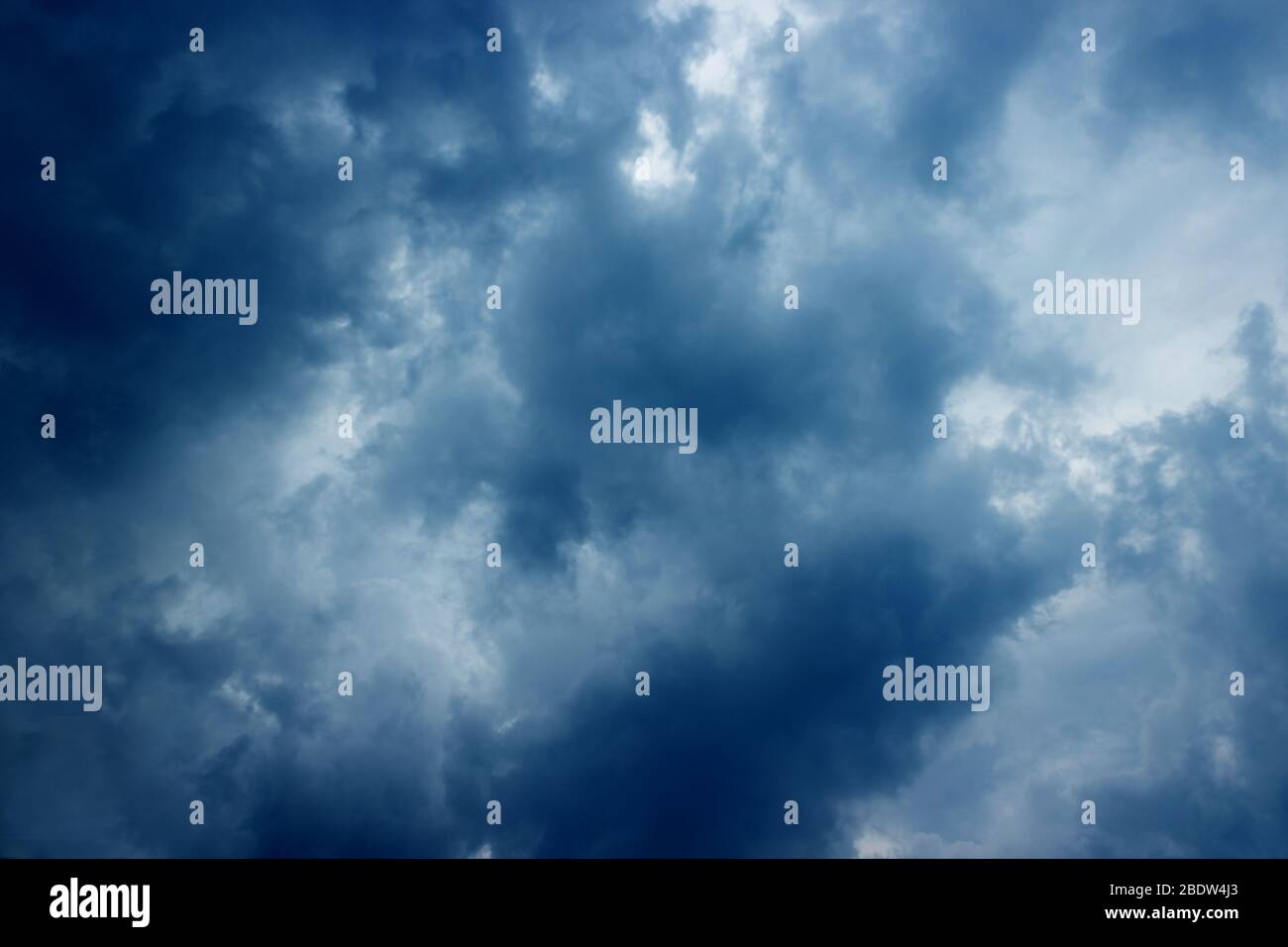 Dark sky with clouds before rain a thunderstorm Stock Photo - Alamy