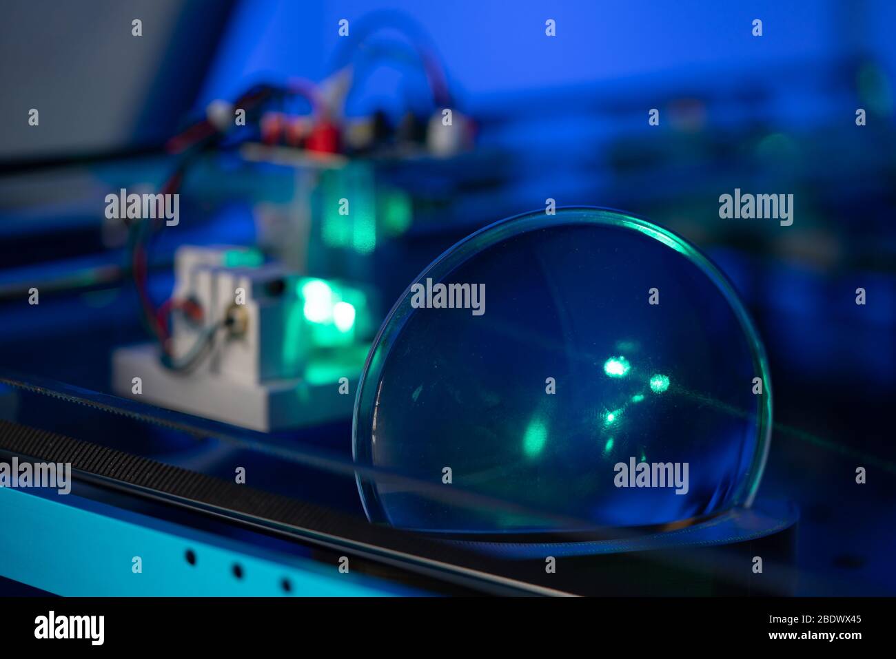 Laser development system in optical laboratory. Study of lasers the