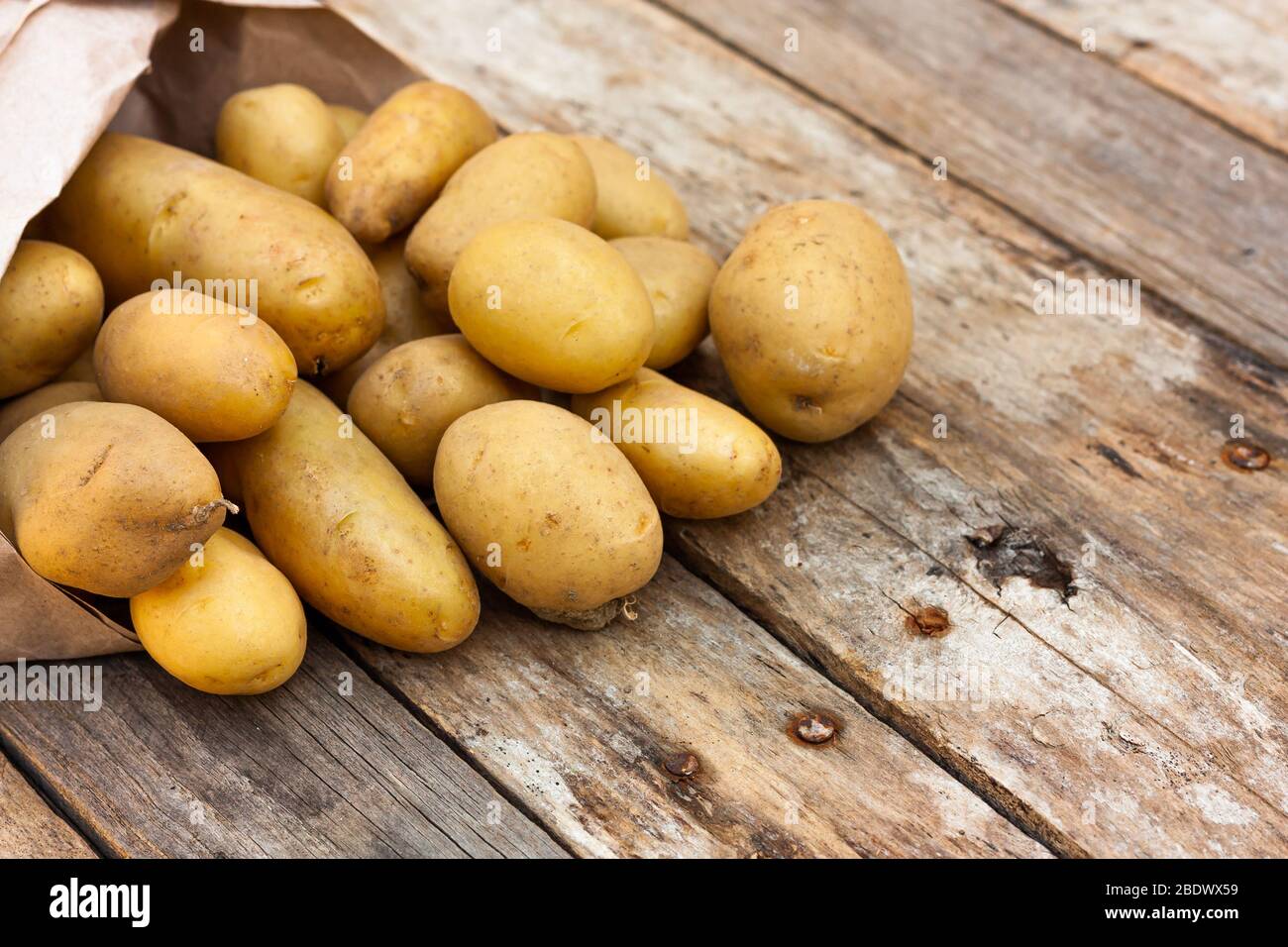 Raw potatoe hi-res stock photography and images - Alamy