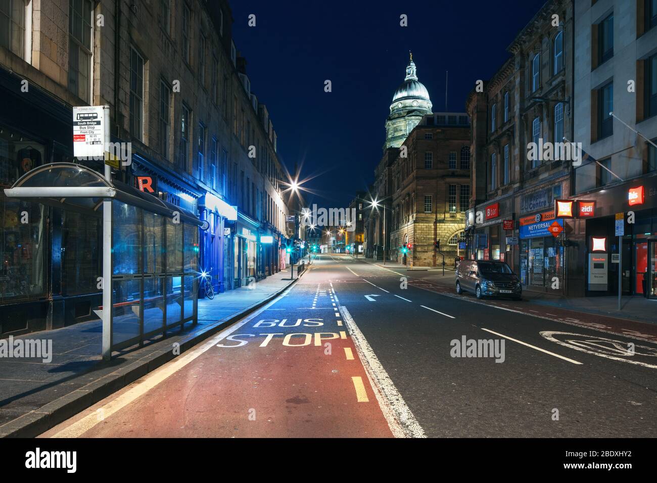 Edinburgh South Bridge Bus Stop Stock Photo Alamy