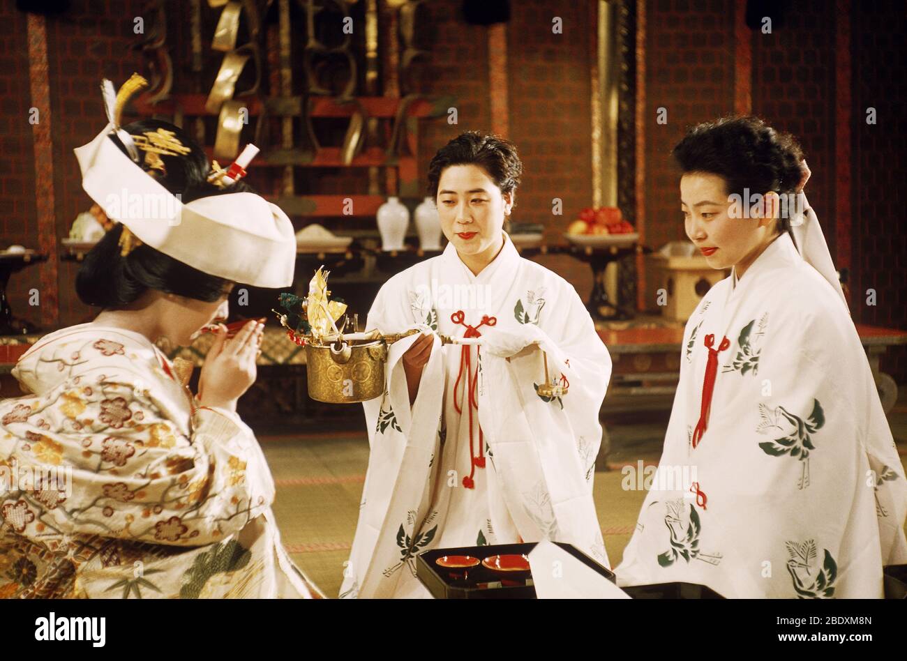 Sake Ritual Shinto ritual sake hi-res stock photography and images - Alamy