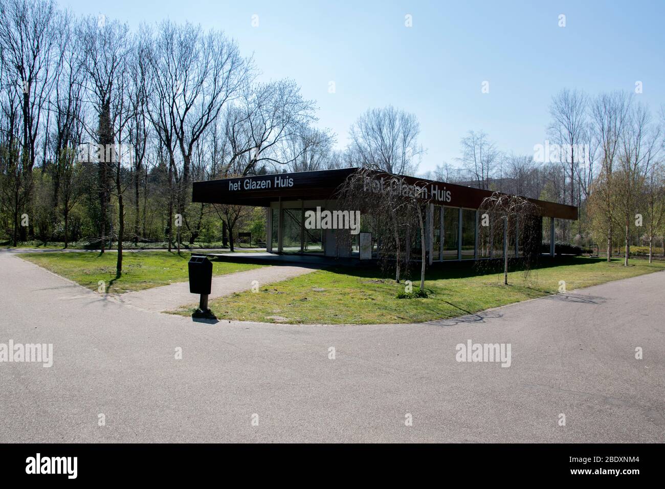 Het Glazen Huis Building At The Amstelpark Park At Amsterdam The  Netherlands 2020 Stock Photo - Alamy