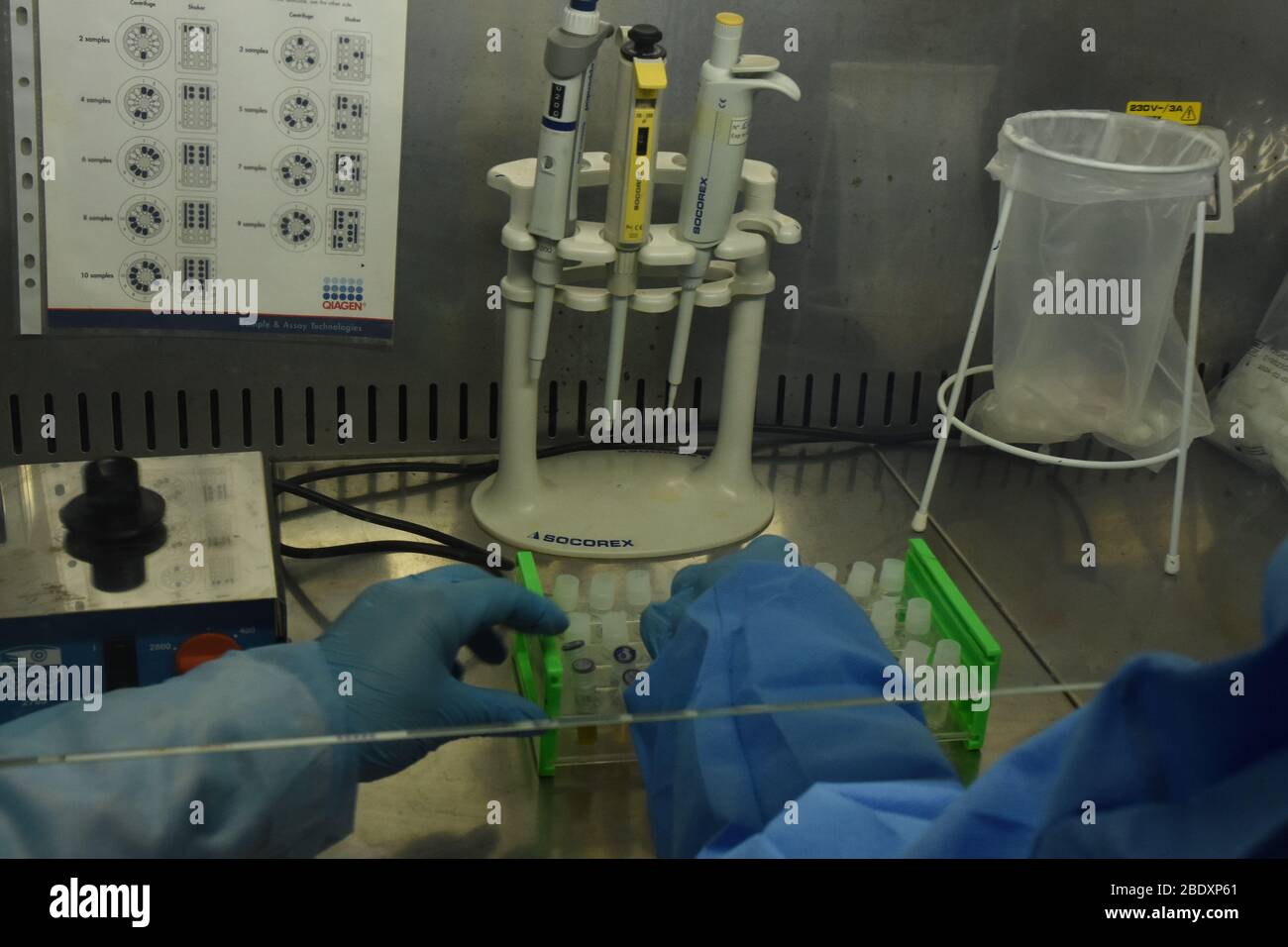 Bacteriological laboratory hires stock photography and images Alamy