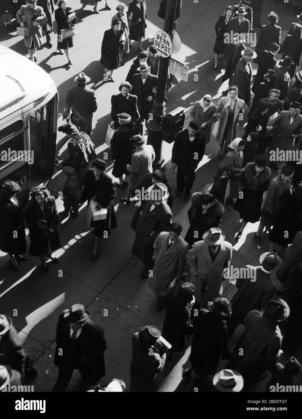 NYC, Holiday Shoppers, 1945 Stock Photo