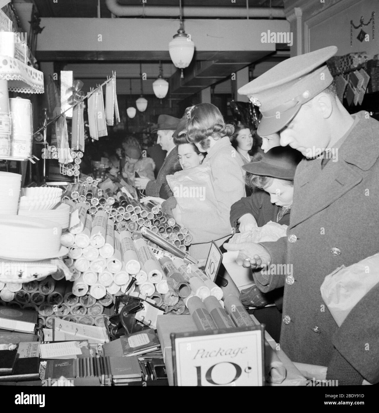 WWII, Woolworth's Christmas Shoppers, 1941 Stock Photo