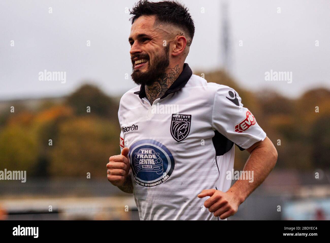 ian Traylor of Merthyr Town in action. Merthyr Town v Cinderford at Penydarren Park in the FA Cup on the 29th October 2016. Stock Photo