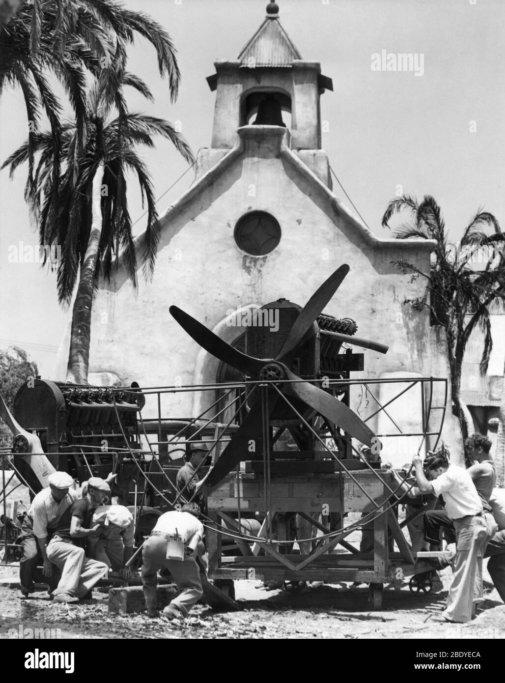 Two Propellers to create the Raging Wind for THE HURRICANE 1937 director JOHN FORD  novel Charles Nordhoff and James Norman Hall special effects James Basevi The Samuel Goldwyn Company / United Artists Stock Photo