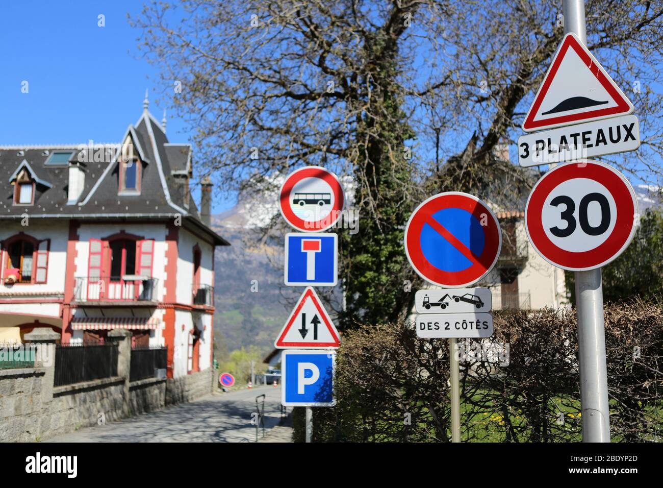 Dinky Toys 40 - Coffret de 6 panneaux de signalisation route - Atlas