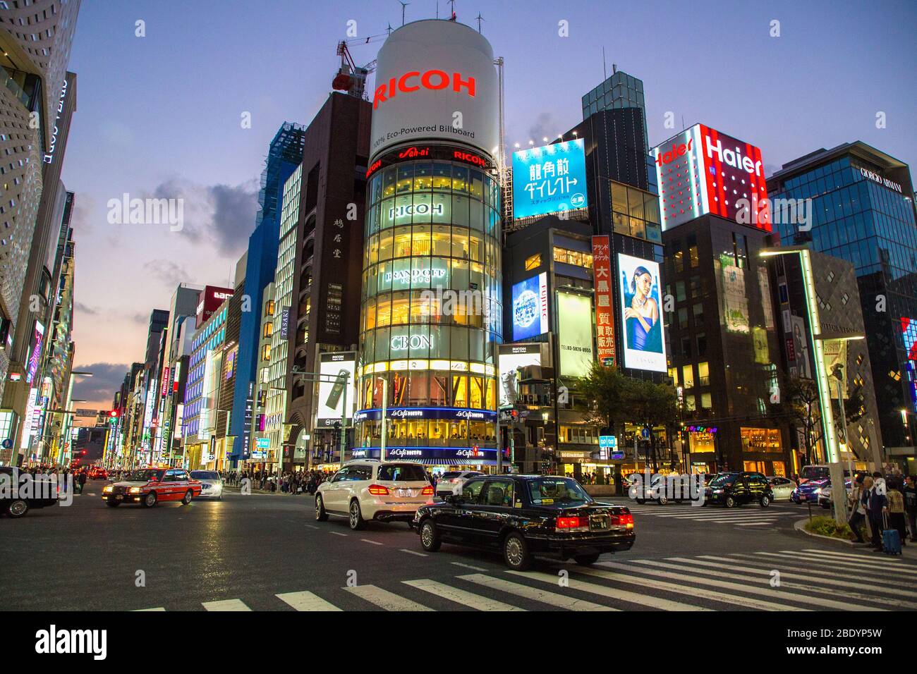 shibuya-the-busiest-crossing-in-the-world-tokyo-street-city-tokyo