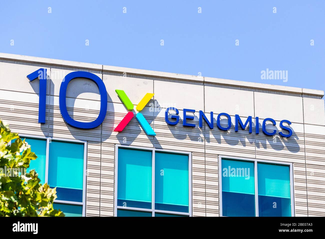 August 25, 2019 Pleasanton / CA / USA - 10x Genomics headquarters in Silicon Valley; 10x Genomics is an American biotechnology company that designs an Stock Photo