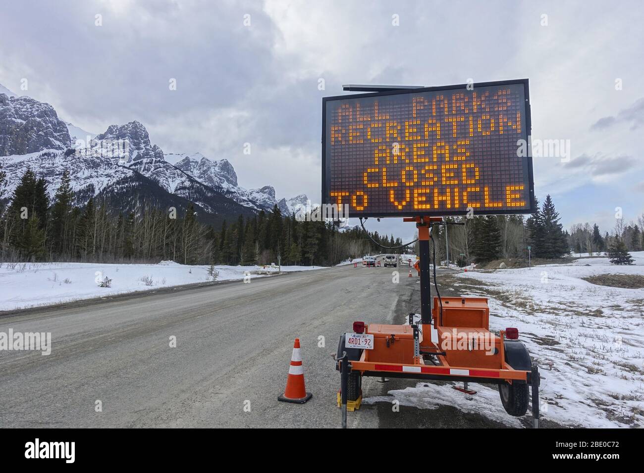 Road Closure sign at Spray Road near Nordic Centre, Canmore Canada.  Alberta Parks Vehicle Access has closed due to COVID-19 Coronavirus Pandemic. Stock Photo