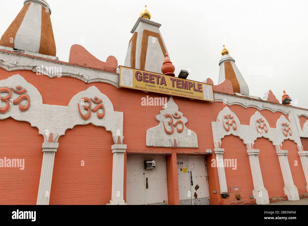 New York, NY - April 10, 2020: View of Geeta Temple closed for prayers because of COVID-19 pandemic in Corona neighborhood of Queens Stock Photo