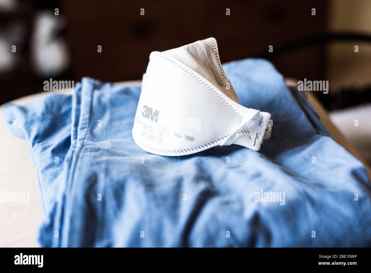 N95 respirator mask hi-res stock photography and images - Alamy