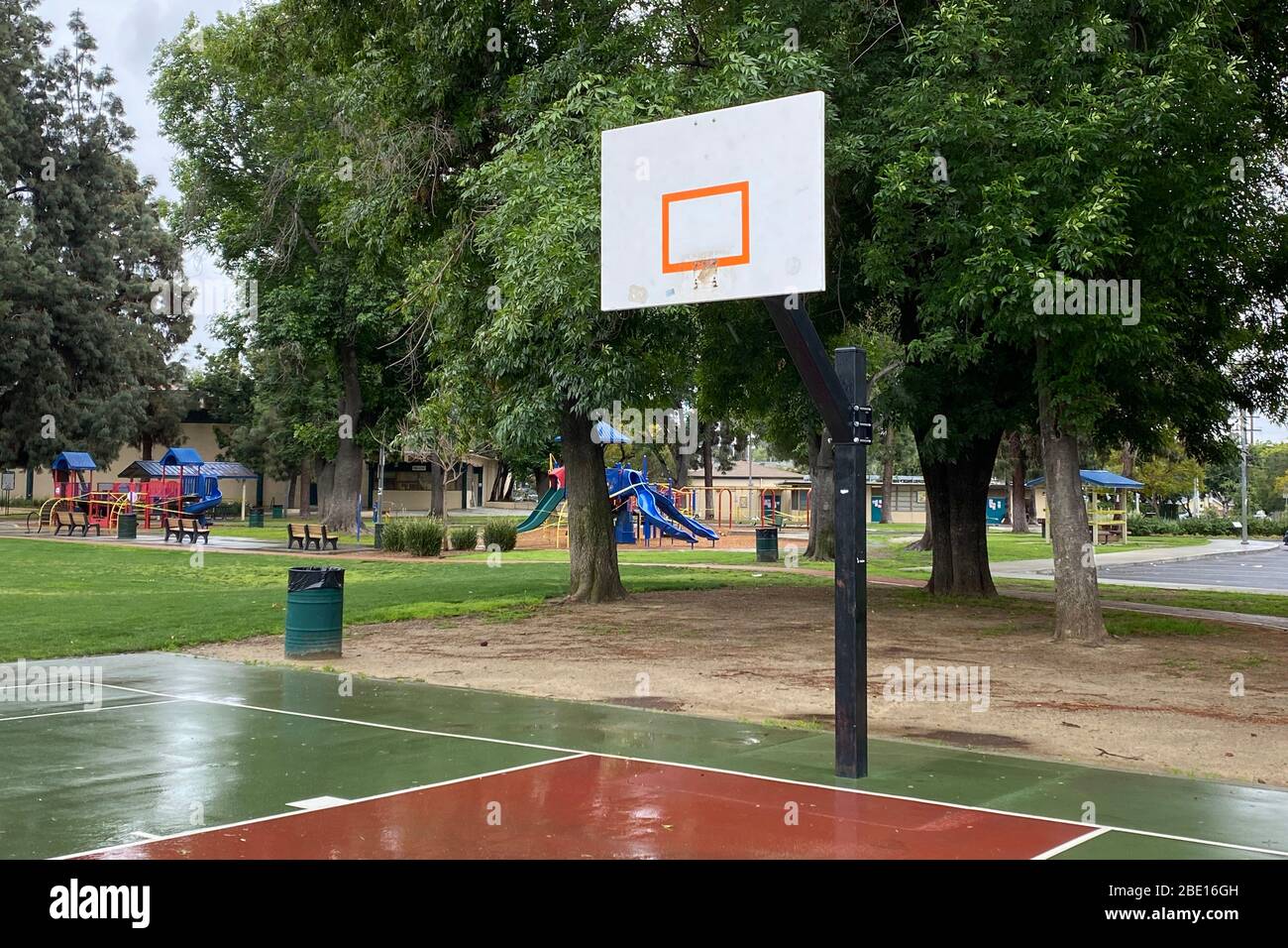 Los Angeles, United States. 09th Apr, 2020. Los Angeles, USA. April 09  2020: General overall view of closed basketball court with the rim and net  removed at Obregon Park amid the global