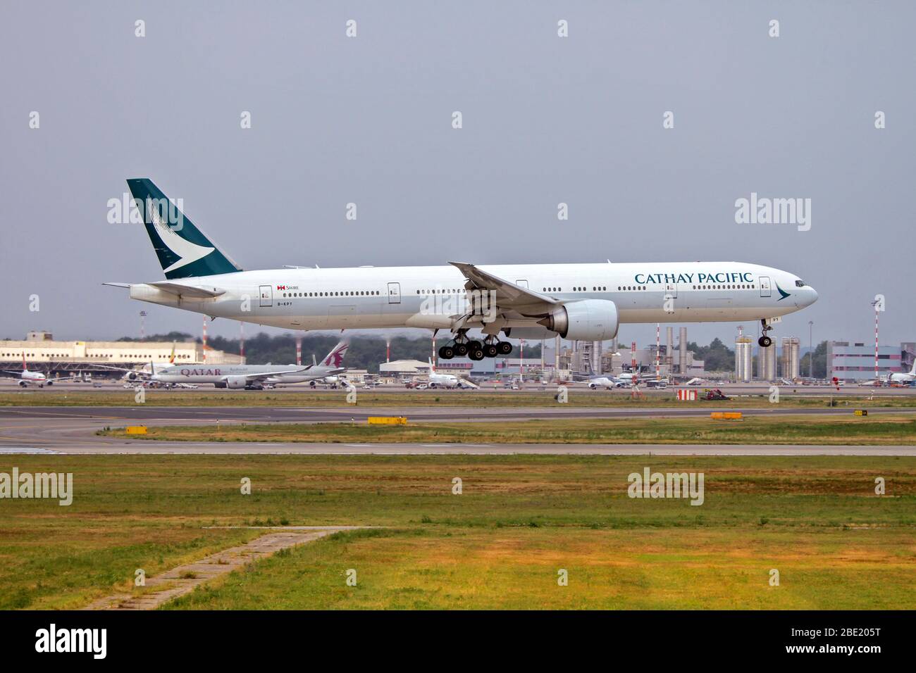 B-KPY Cathay Pacific Boeing 777 at Malpensa (MXP / LIMC), Milan, Italy  Stock Photo - Alamy