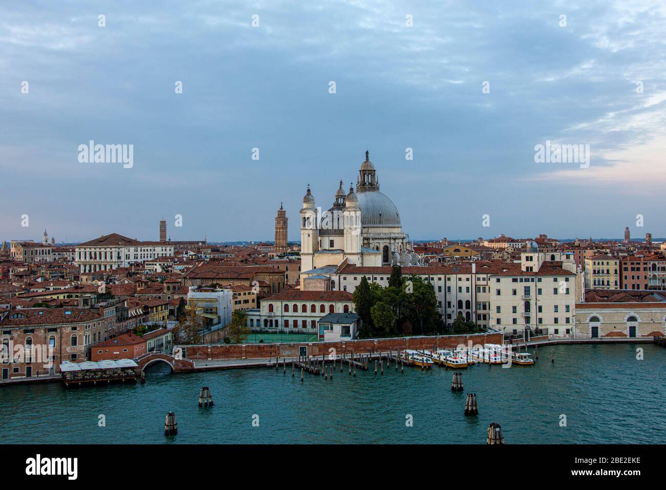 Cruise ship departing venice hi-res stock photography and images - Alamy