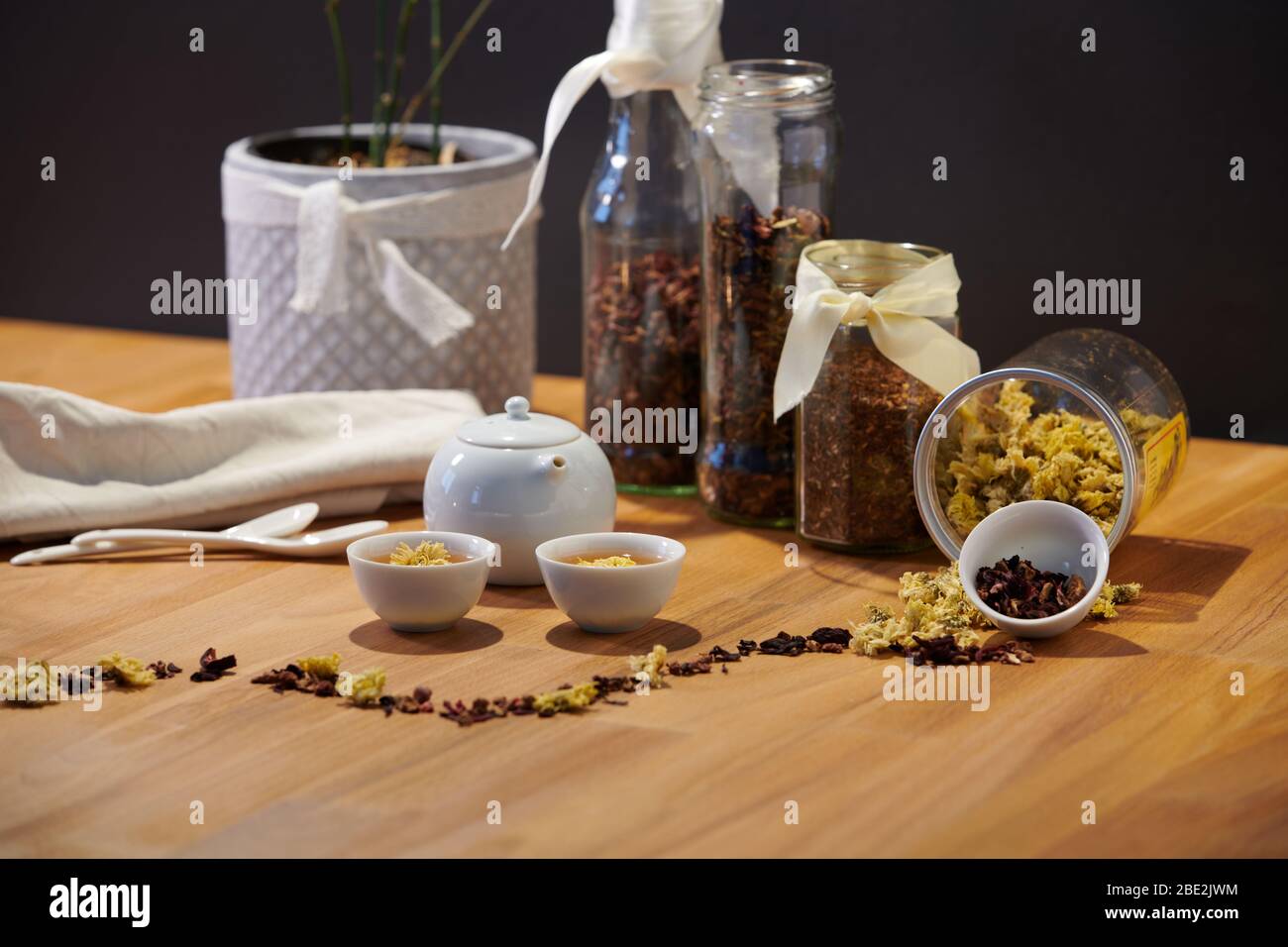 Chrysanthemum tea in Chinese teapot cups Stock Photo Alamy