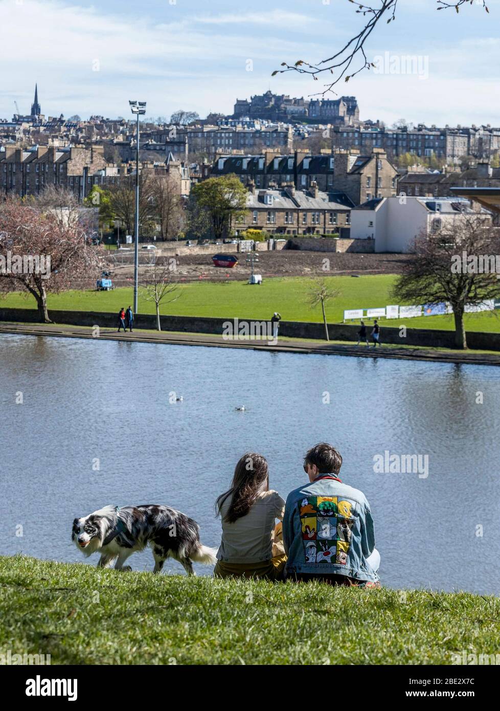Edinburgh, Scotland, UK. 11th Apr 2020. Pictured: People flock to Edinburgh’s Inverleith Park during a sunny Easter Saturday. Many ignore the government pleas to only leave their homes for an hour of exercise and to keep a distance of 2 metres. Credit: Rich Dyson/Alamy Live News Stock Photo