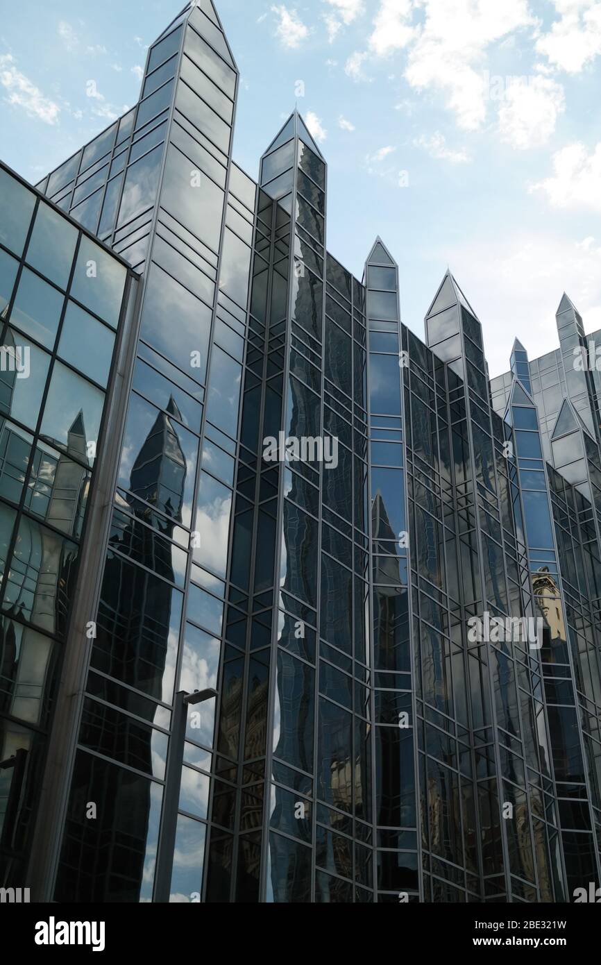 The PPG Industries building at One PPG Place in downtown Pittsburgh ...