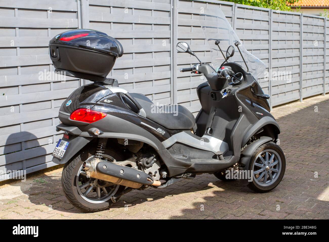 Bordeaux , Aquitaine / France - 03 30 2020 : piaggio 400 scooter motorbike  three wheels motorcycle MP3 Stock Photo - Alamy