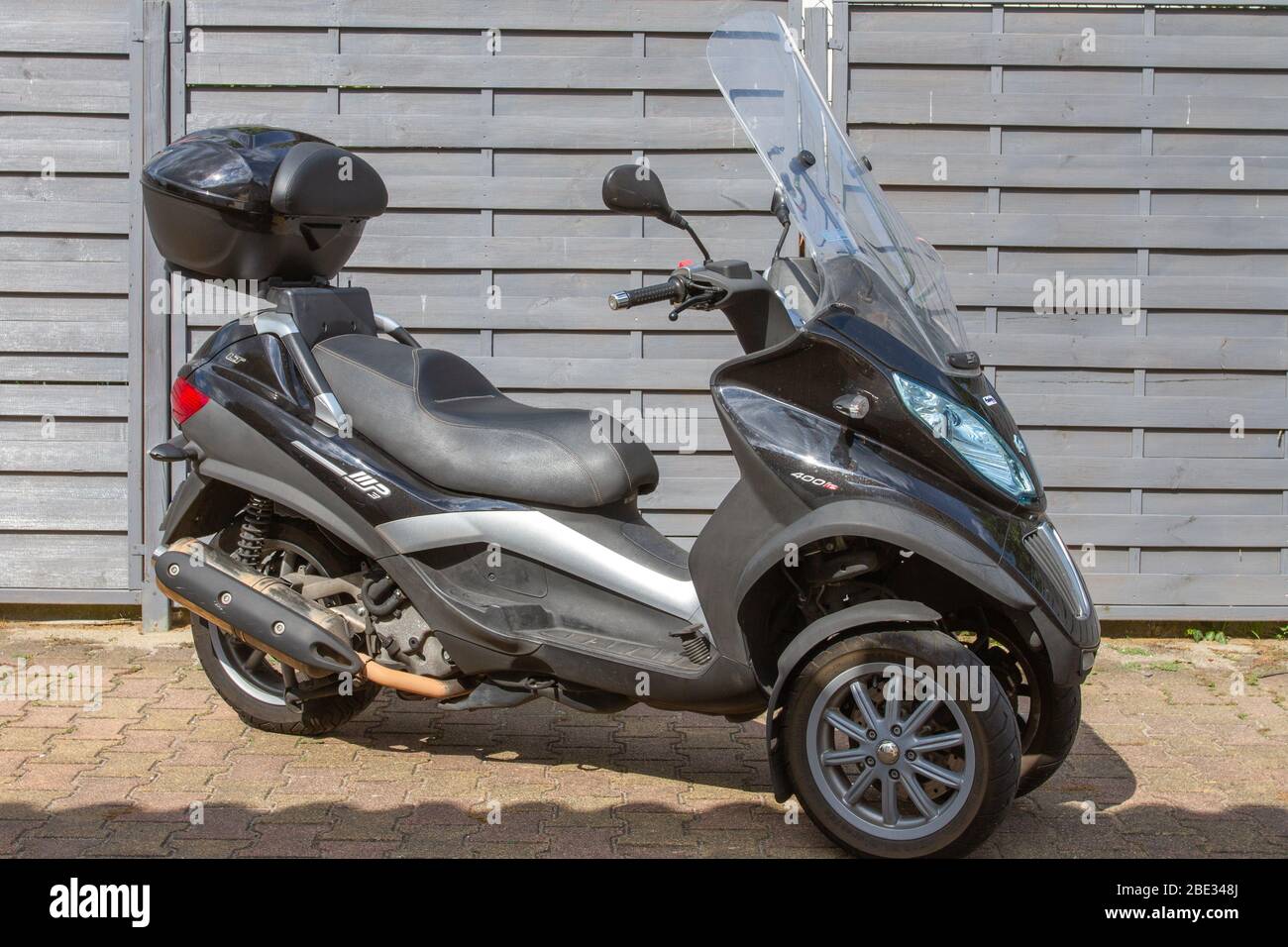 Bordeaux , Aquitaine / France - 03 30 2020 : Piaggio MP3 400 motorbike  three wheels scooter parked in city street Stock Photo - Alamy