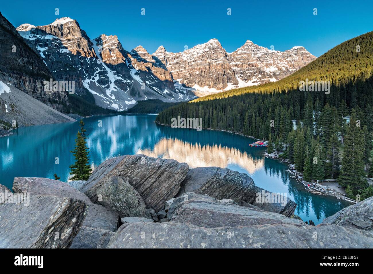 Scenic panoramic view of a blue sky over the turquoise waters of Lake ...