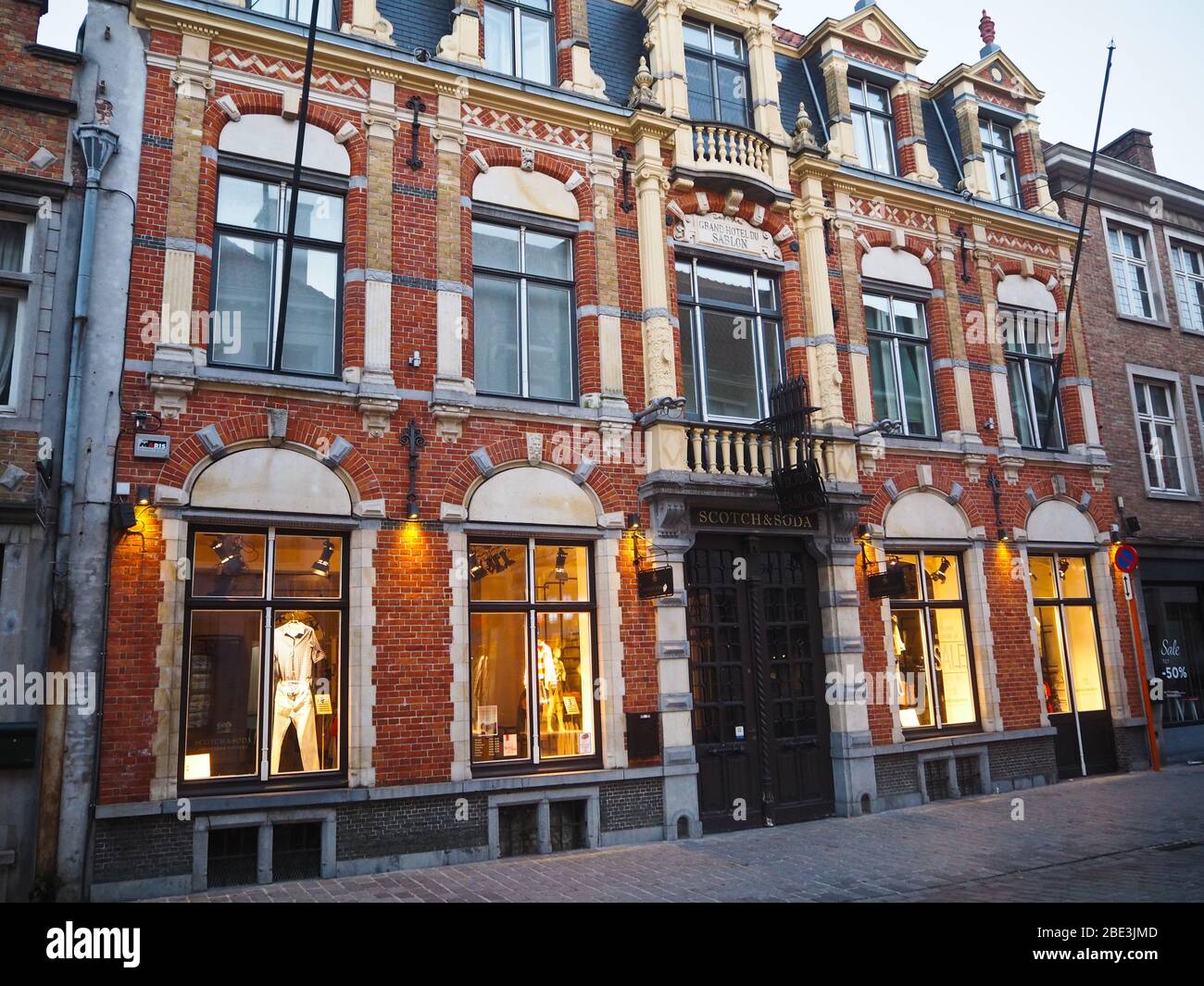 Red brick house belgium hi-res stock photography and images - Alamy