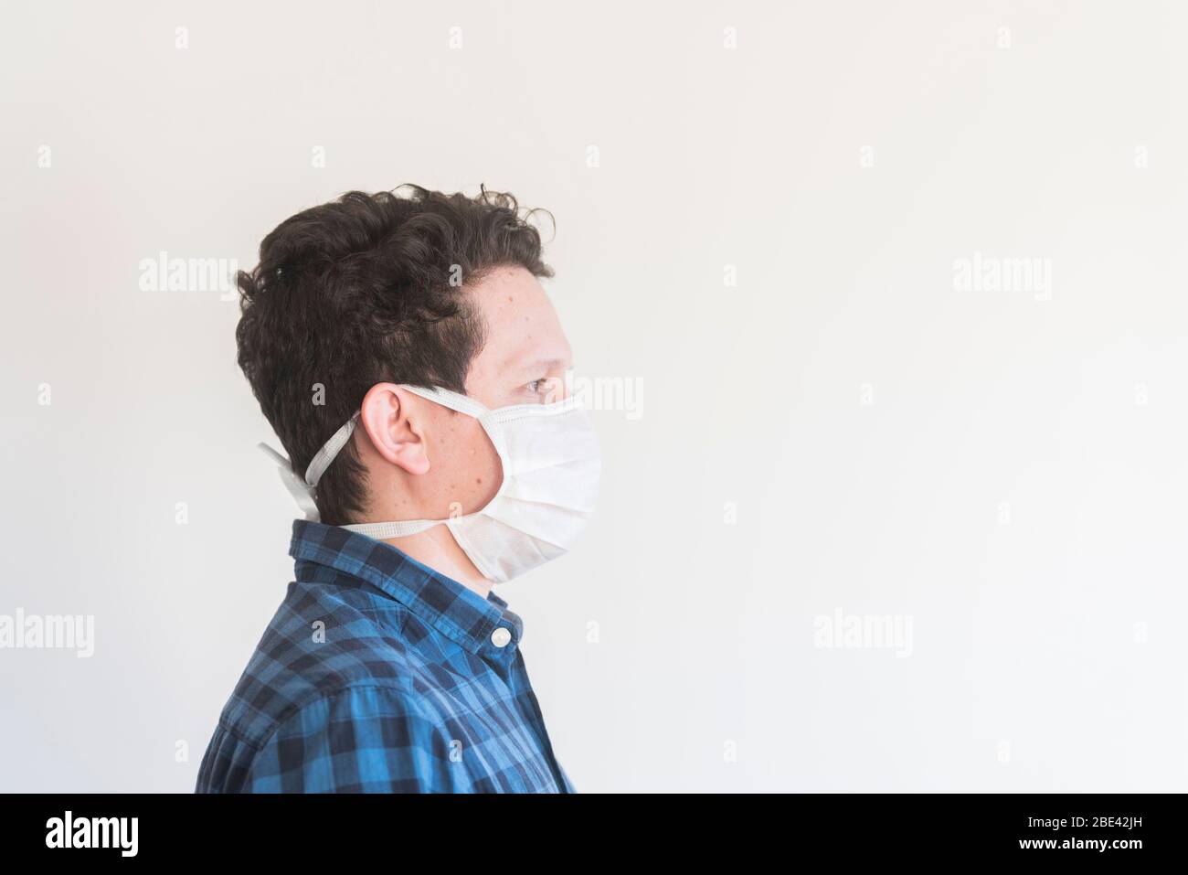 Download Disposable Face Mask High Resolution Stock Photography And Images Alamy PSD Mockup Templates