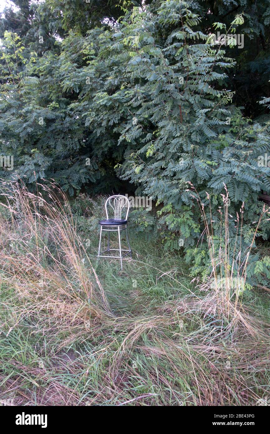Empty long chair hi-res stock photography and images - Alamy