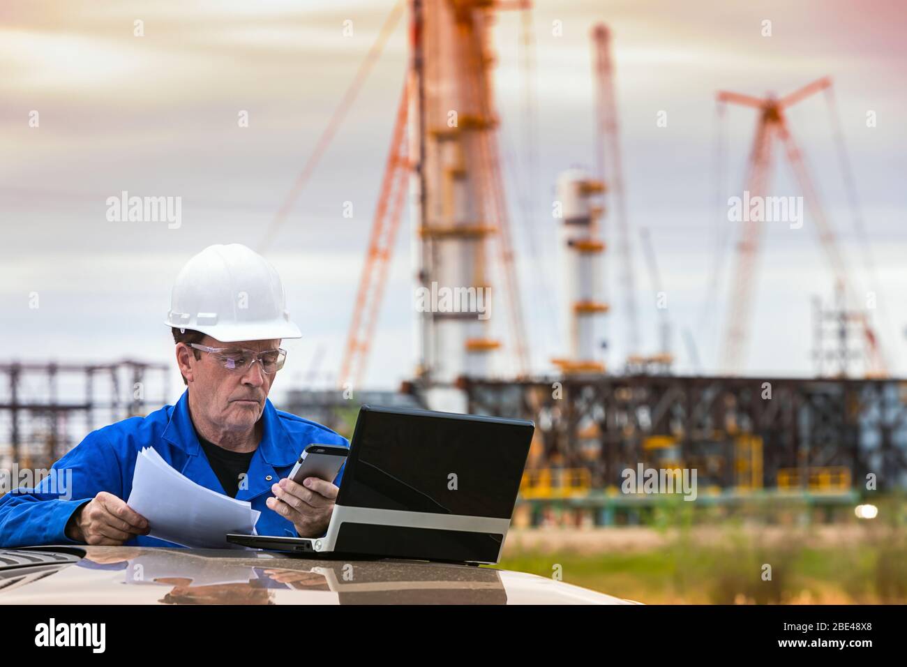Alberta oil rig hi-res stock photography and images - Alamy