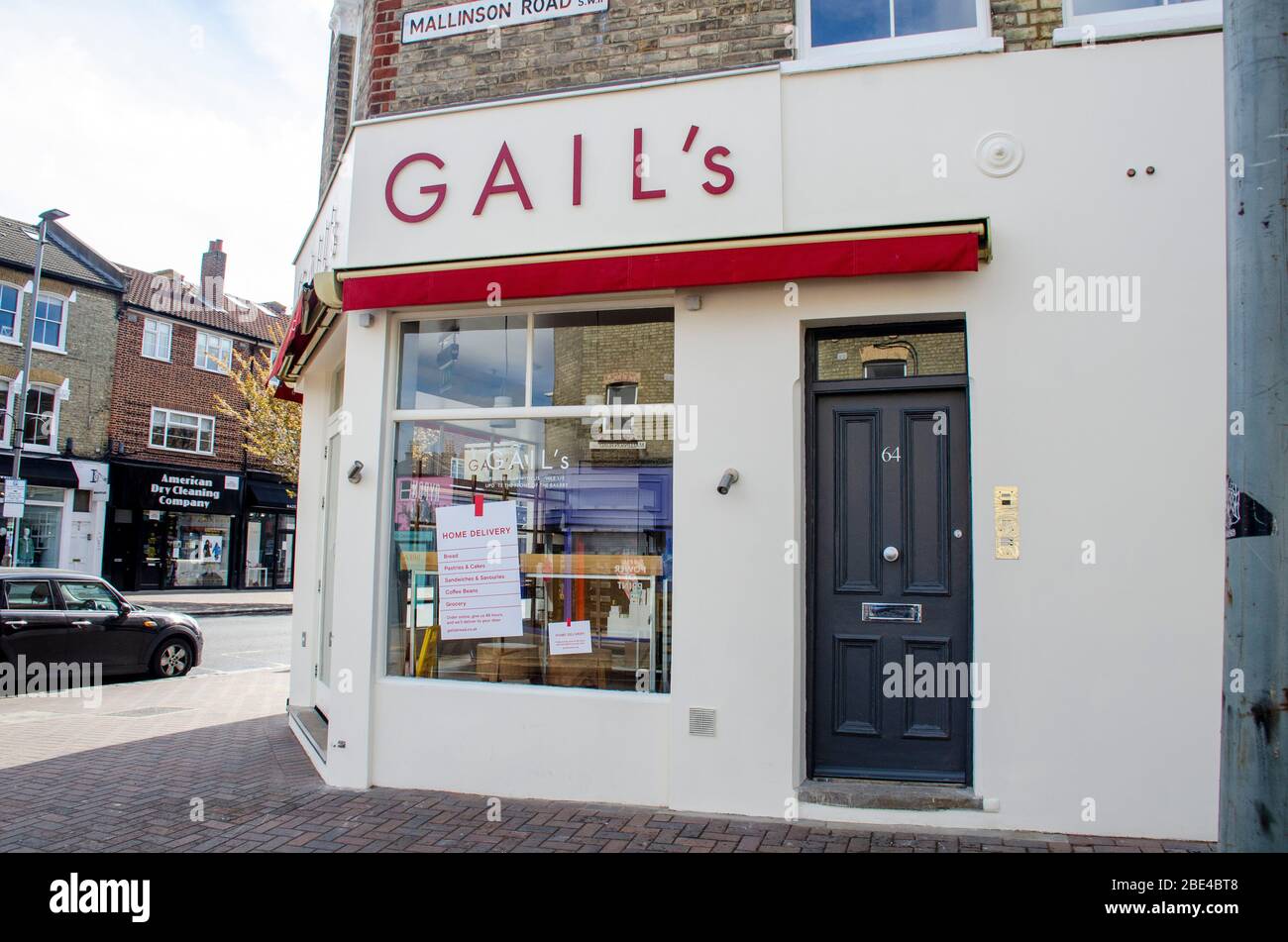 London, UK, 6 April 2020  Gails Bakery, 64 Northcote Road London, SW11 6QL United Kingdom. Signs in shop windows showing closed due to coronavirus. Stock Photo