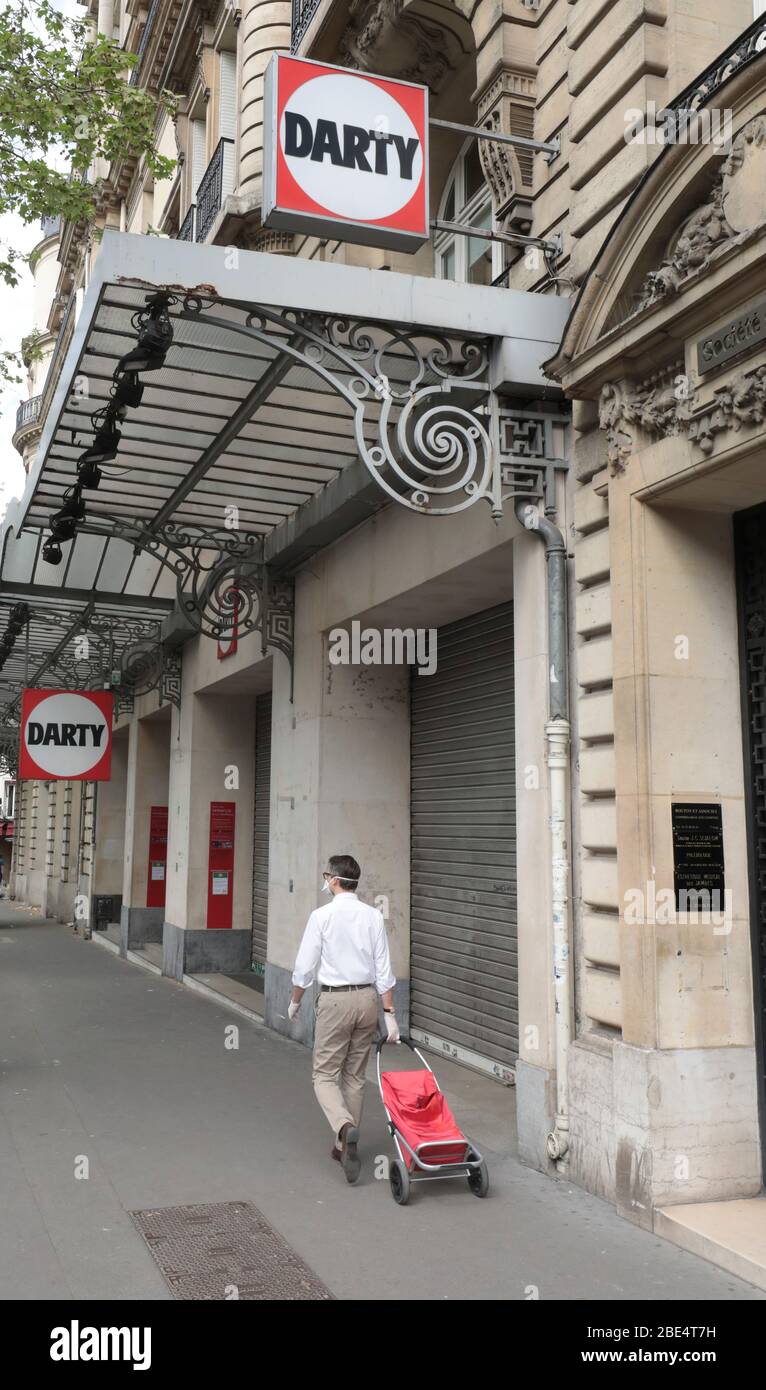 FNAC DARTY ,AVENUE DES TERNES , PARIS Stock Photo