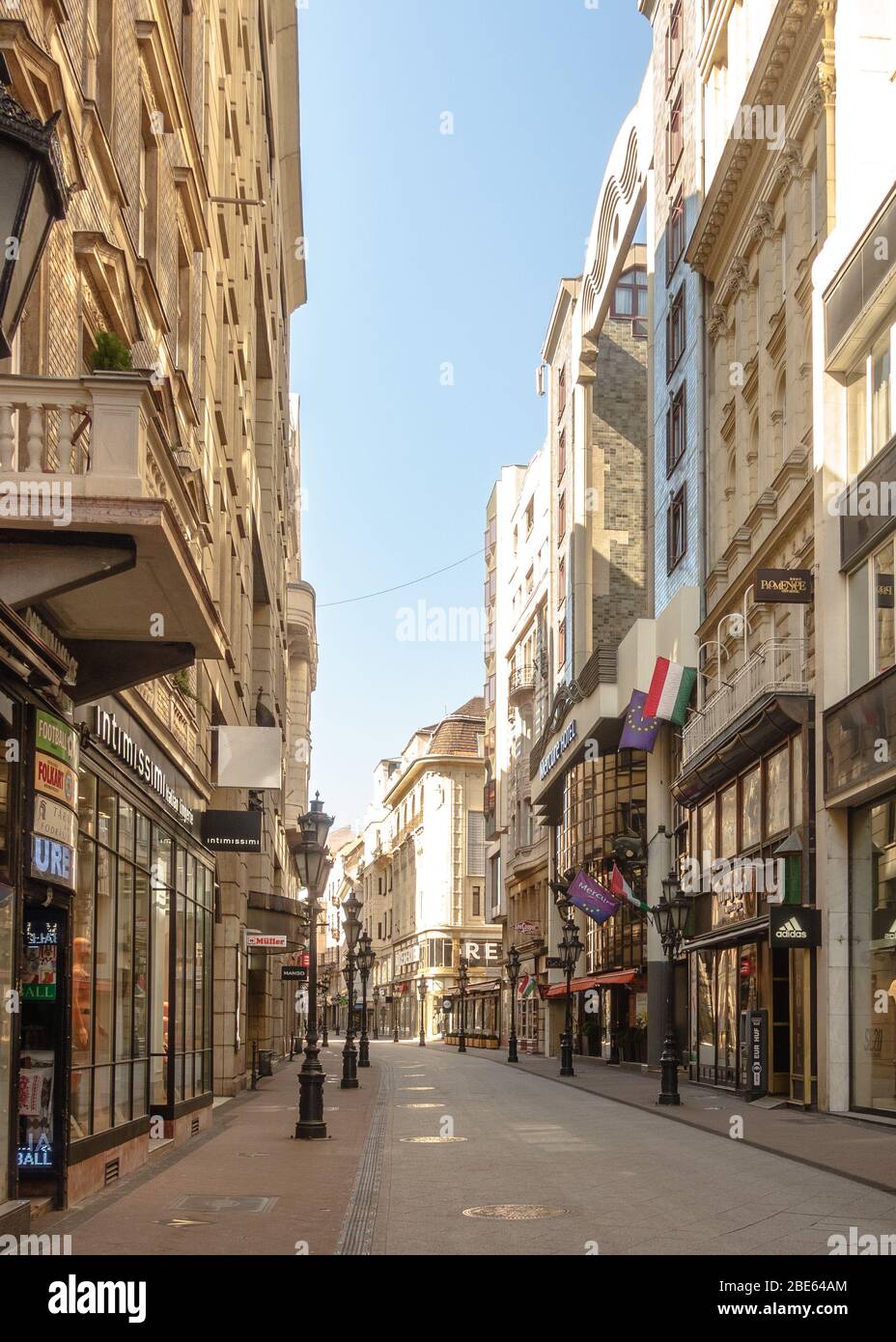 Vaci utca shopping street budapest hi-res stock photography and images -  Page 2 - Alamy