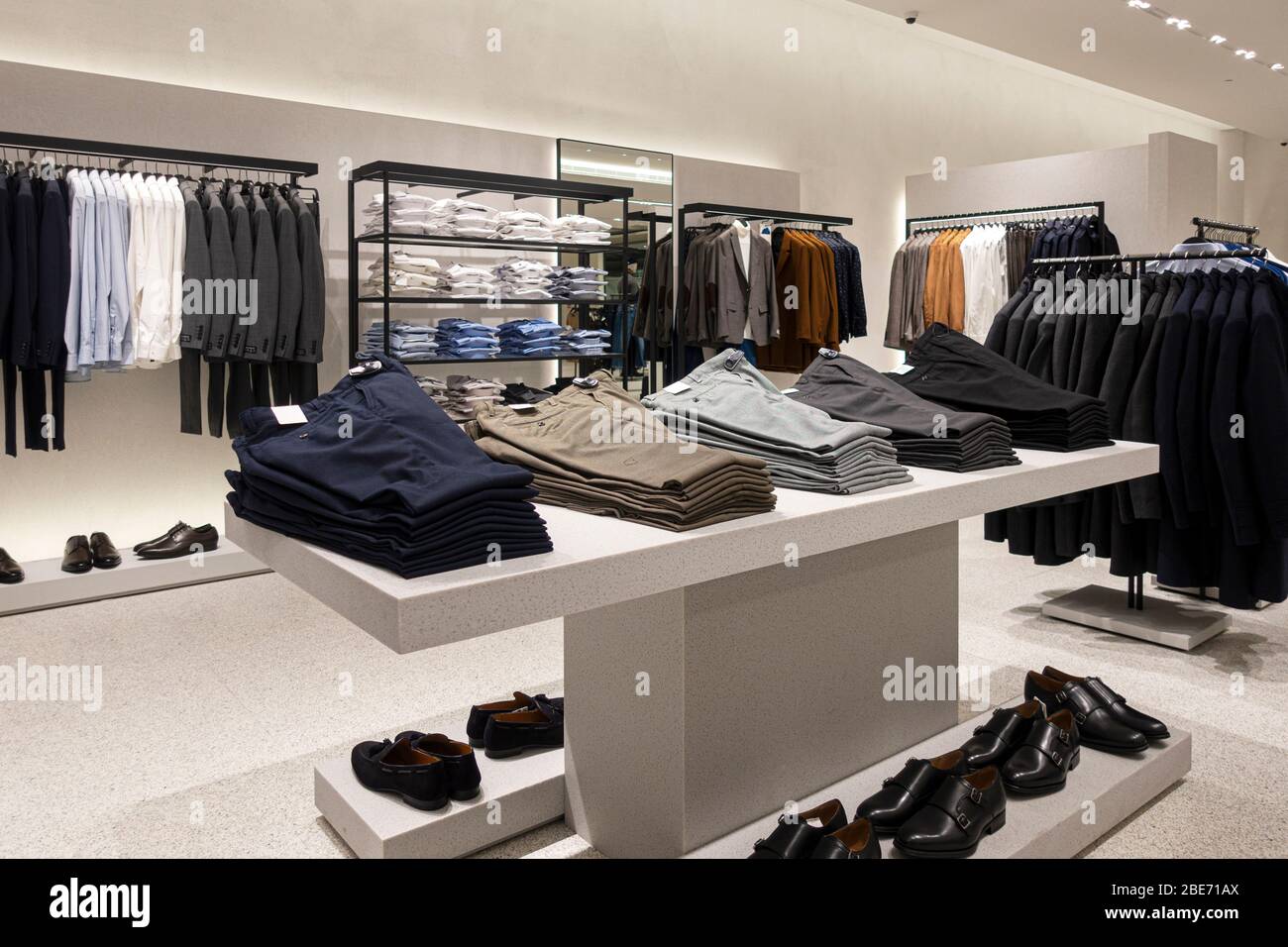 Mens clothes shop hi-res stock photography and images - Page 20 - Alamy
