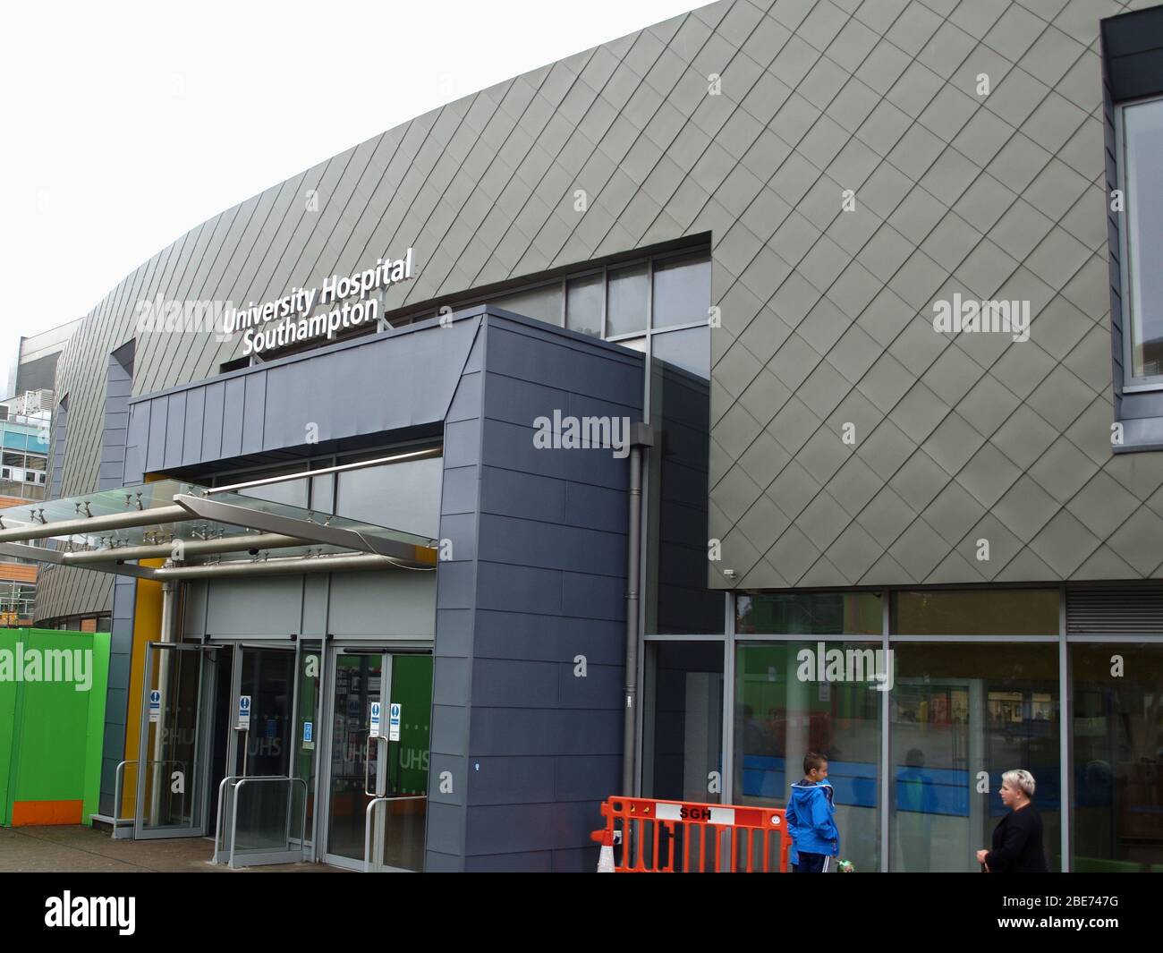 The main entrance of University Hospital Southampton, Coxford Road