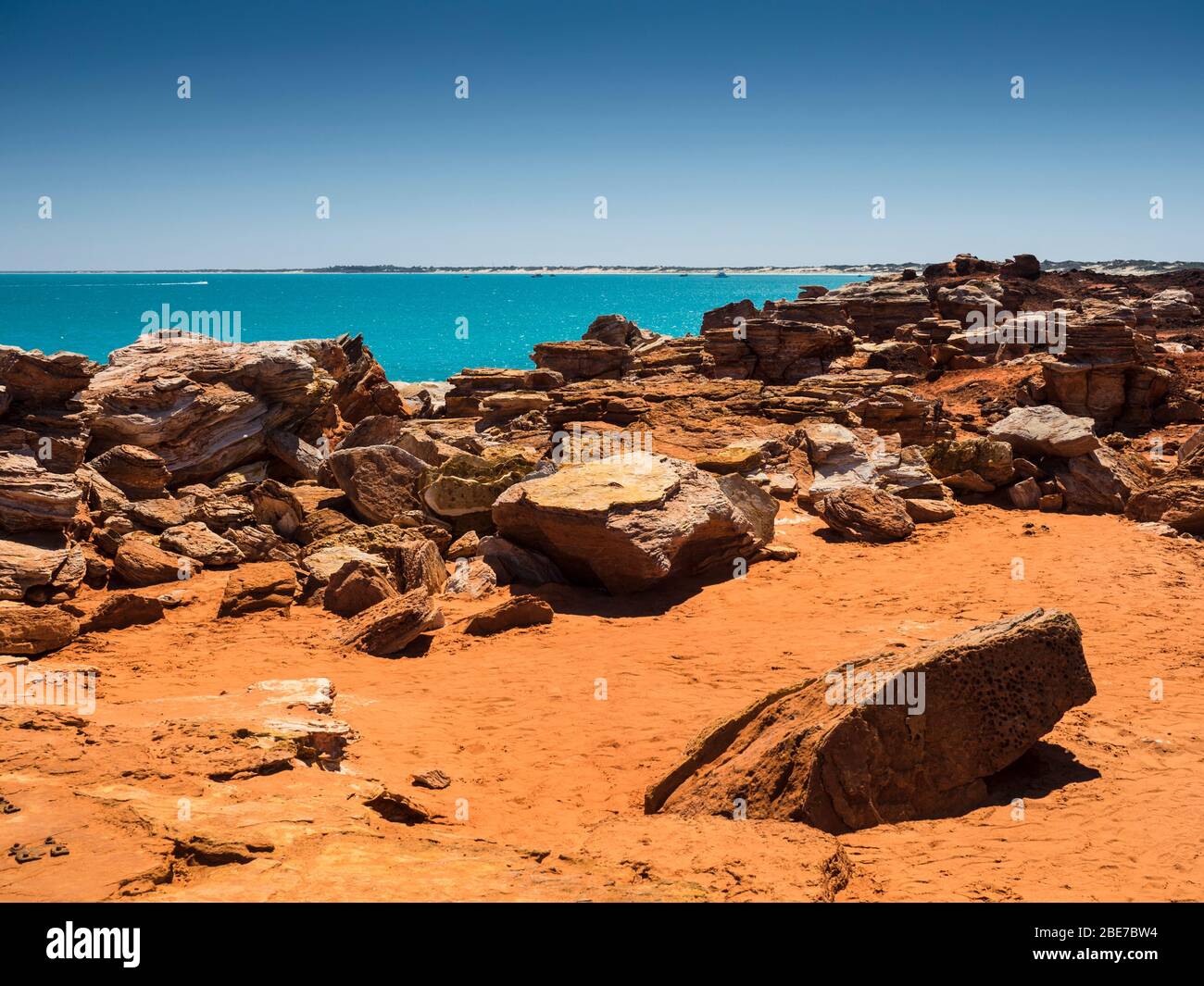 Red pindan and turquoise Indian Ocean, Gantheaume Point, Broome, The