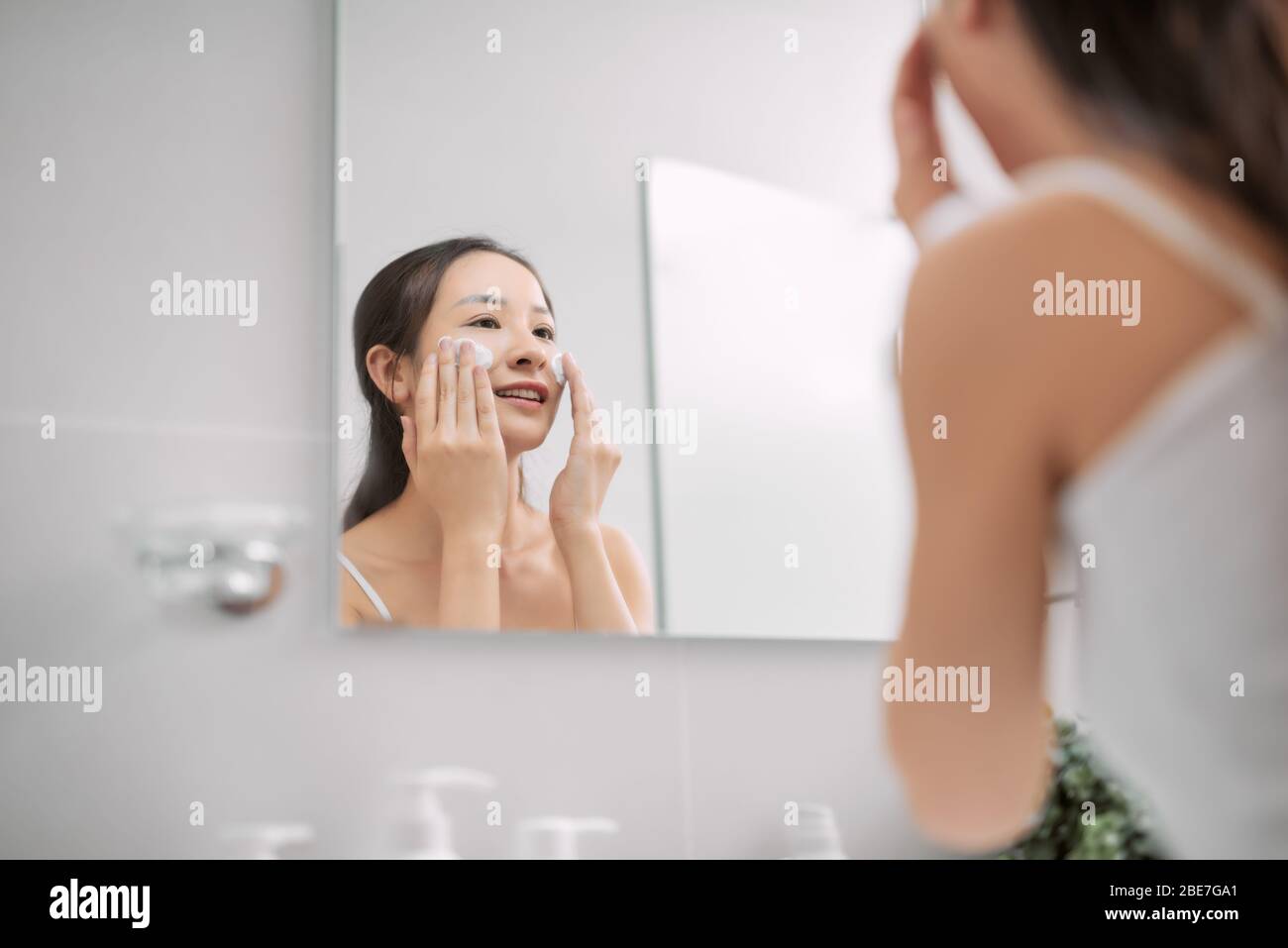 Bathroom cleaning foam hi-res stock photography and images - Alamy
