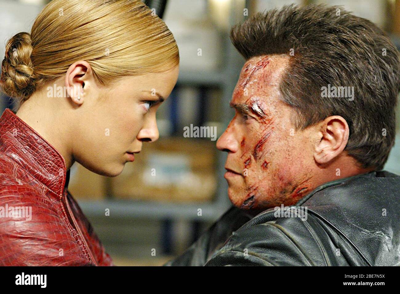 TERMINATOR 3: RISE OF THE MACHINES (aka T3) 2003 Columbia/TriStar Pictures film with Arnold Schwarzenegger.and Claire Daines Stock Photo
